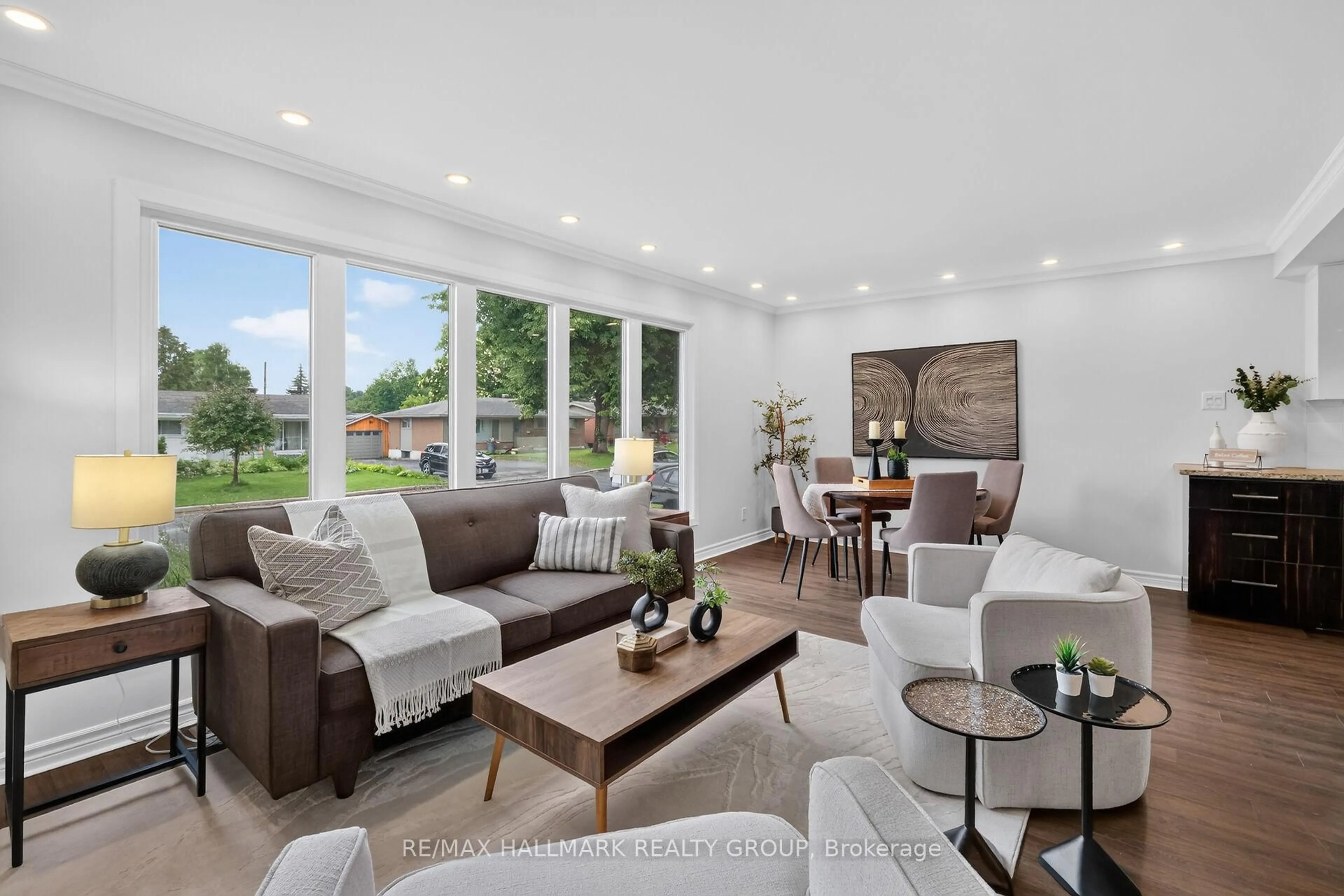 Living room with furniture, unknown for 2160 Lambeth Walk, Ottawa Ontario K2C 1G1