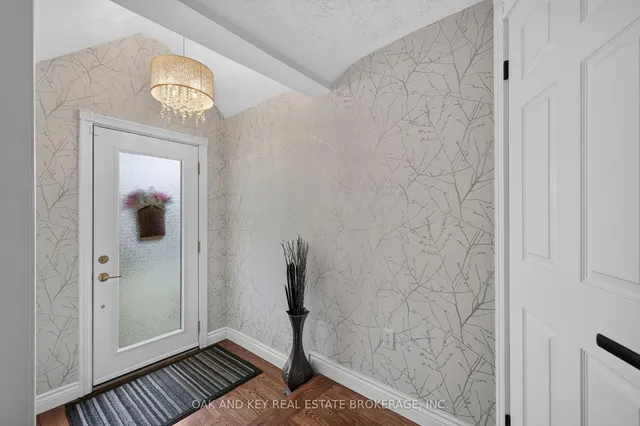 323 Clarke Rd, London East 3