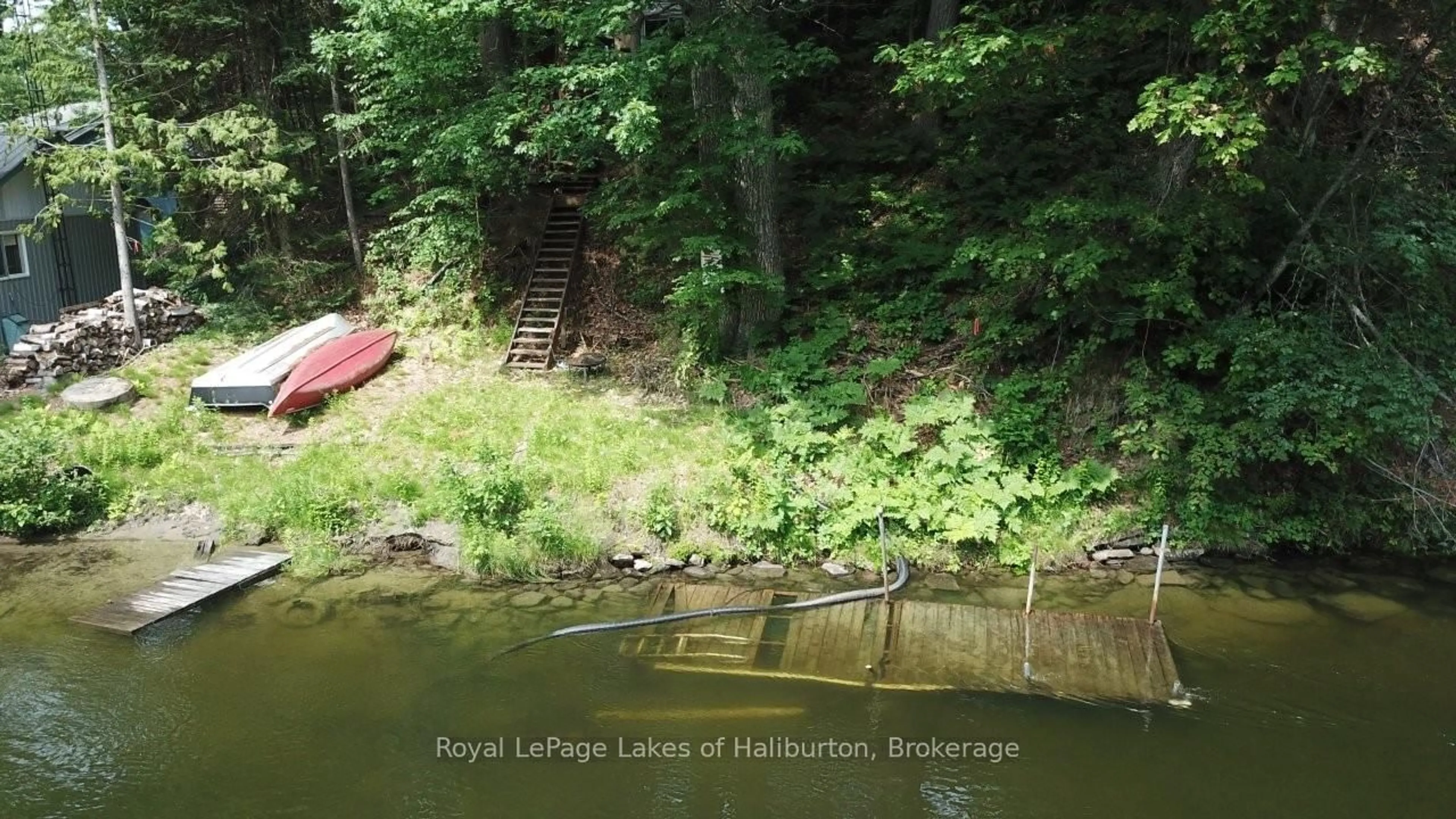 Blurry image for 1019 Loyalist Dr, Minden Hills Ontario K0M 2K0