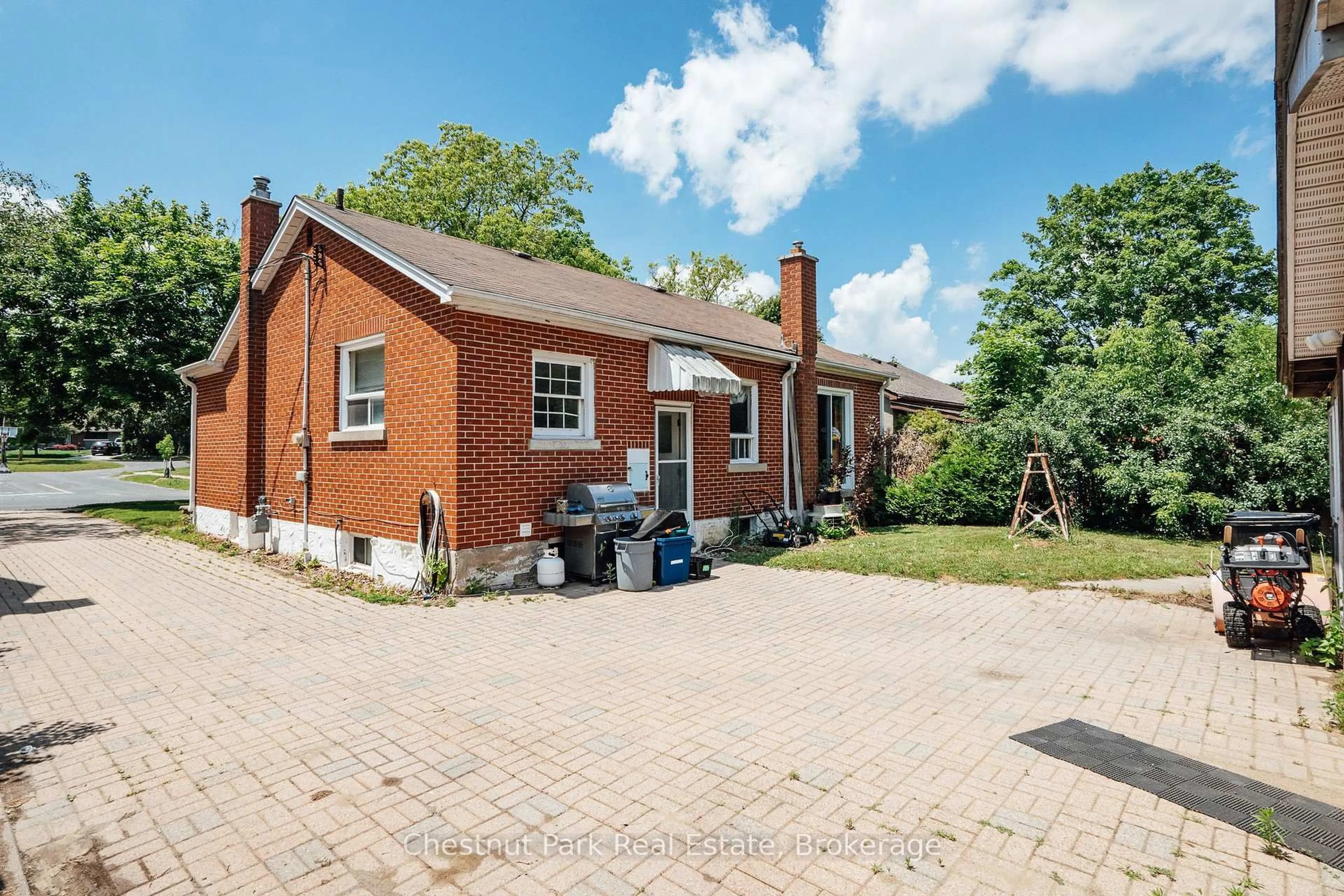 A pic from outside/outdoor area/front of a property/back of a property/a pic from drone, street for 320 St Leger St, Kitchener Ontario N2H 4M7