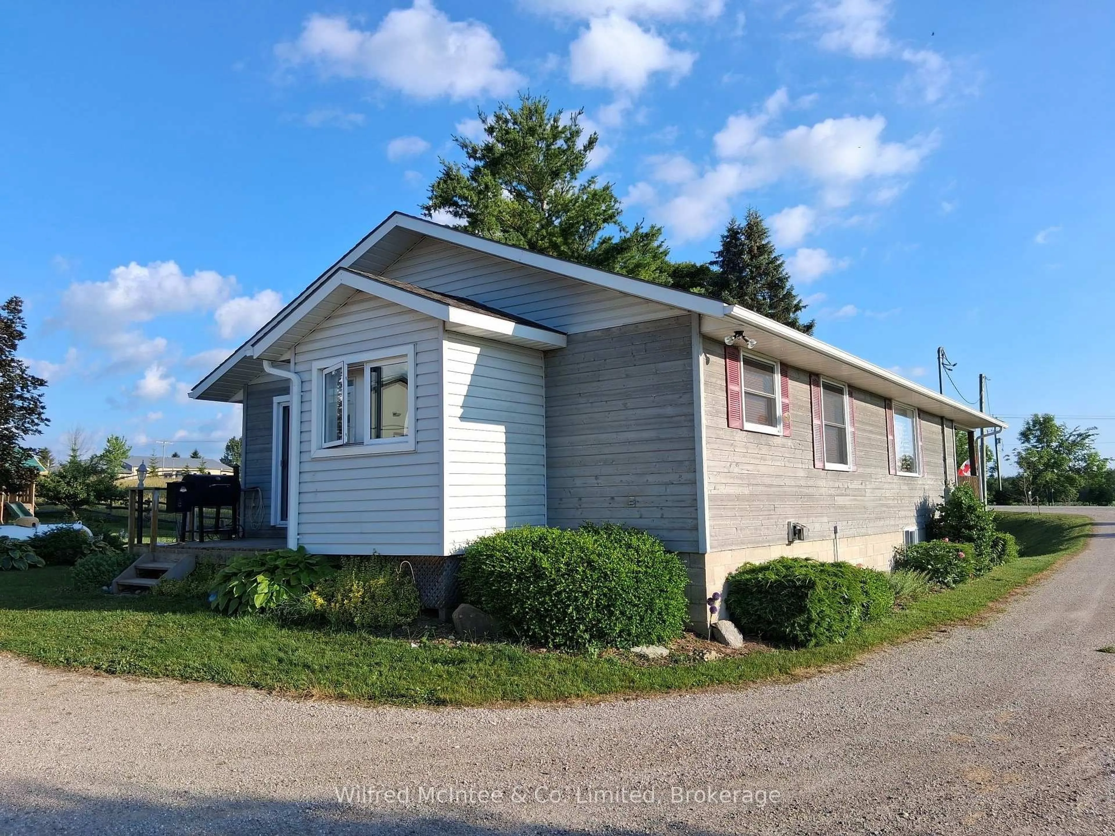 Home with vinyl exterior material, unknown for 932 Bruce 86 Rd, Huron-Kinloss Ontario N0G 2H0