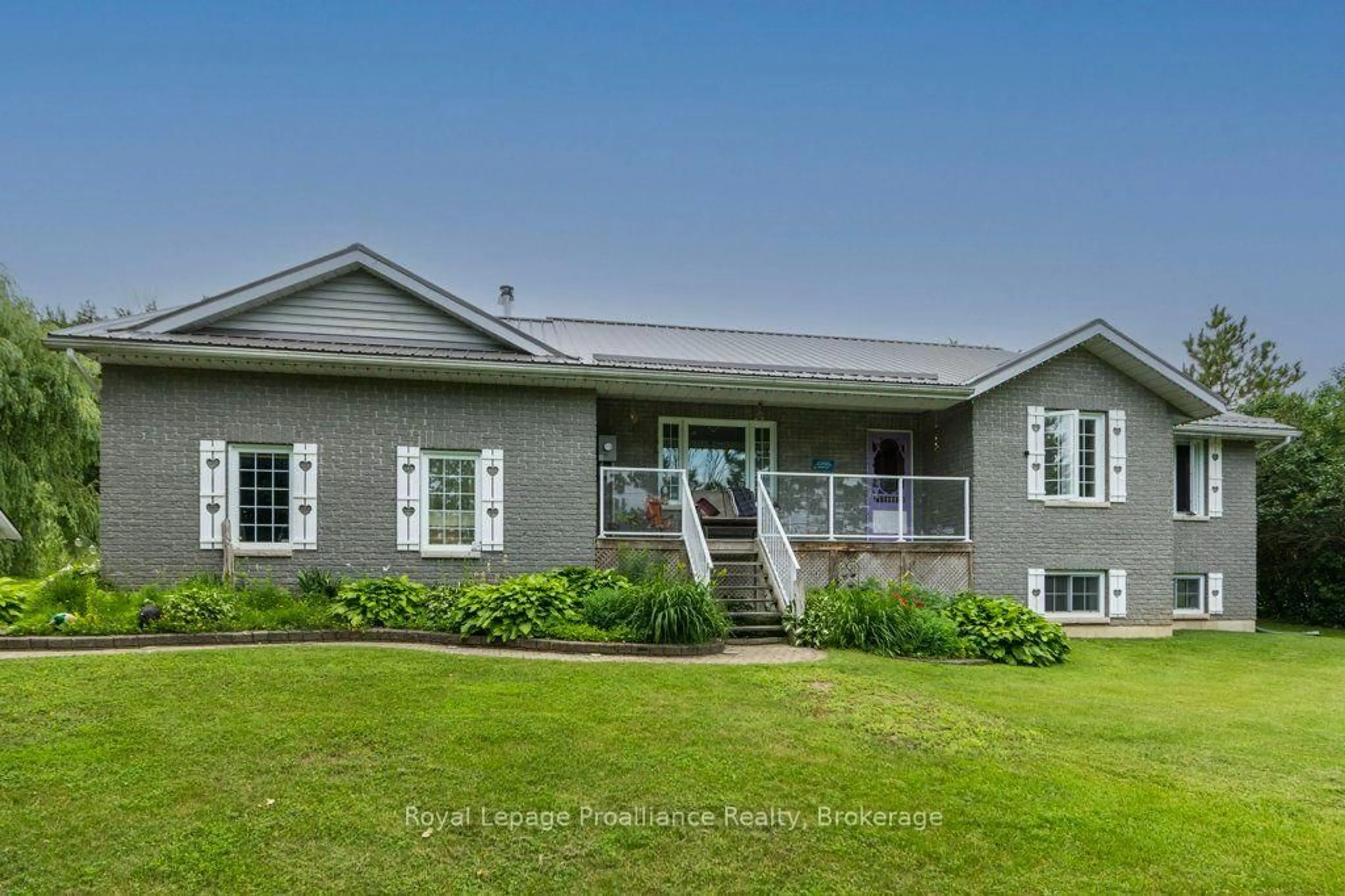 Home with vinyl exterior material, unknown for 697 Gunter Settlement Rd, Quinte West Ontario K8V 5P6