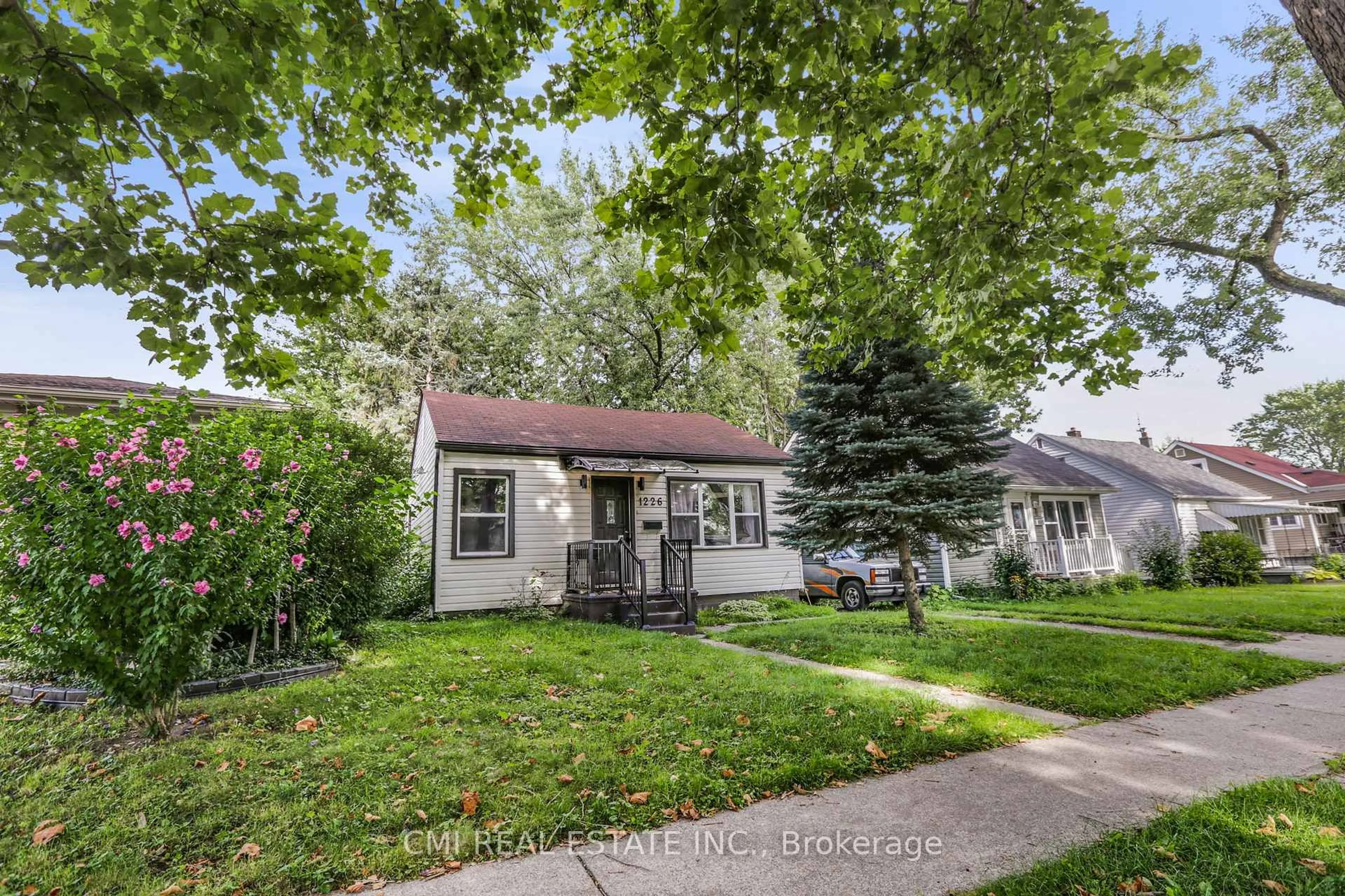 Unknown for 1226 Wigle Ave, Windsor Ontario N9C 3N1