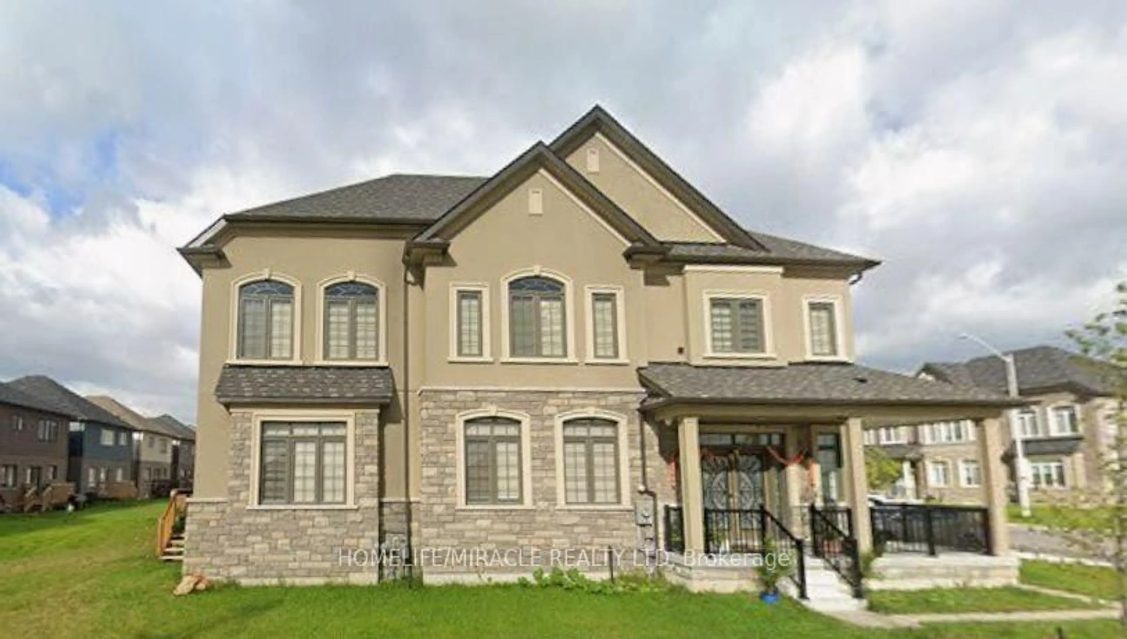 Home with brick exterior material, building for 92 Scenic Ridge Gate, Brant Ontario N3L 3E3