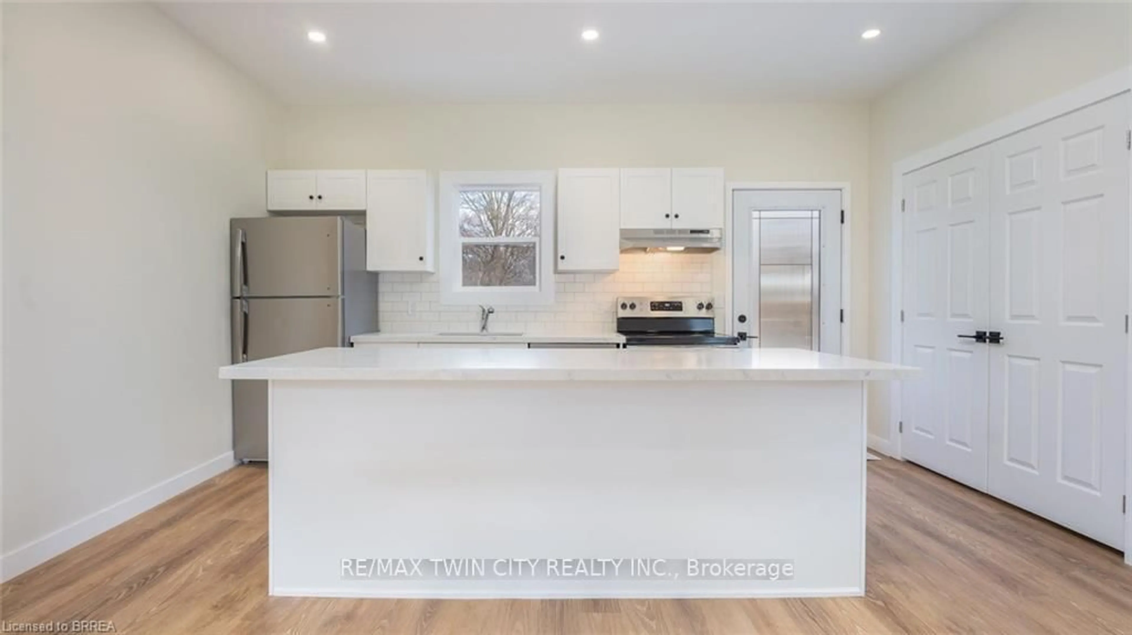 Open concept kitchen, unknown for 55 Winniett St, Brantford Ontario N3T 1M6