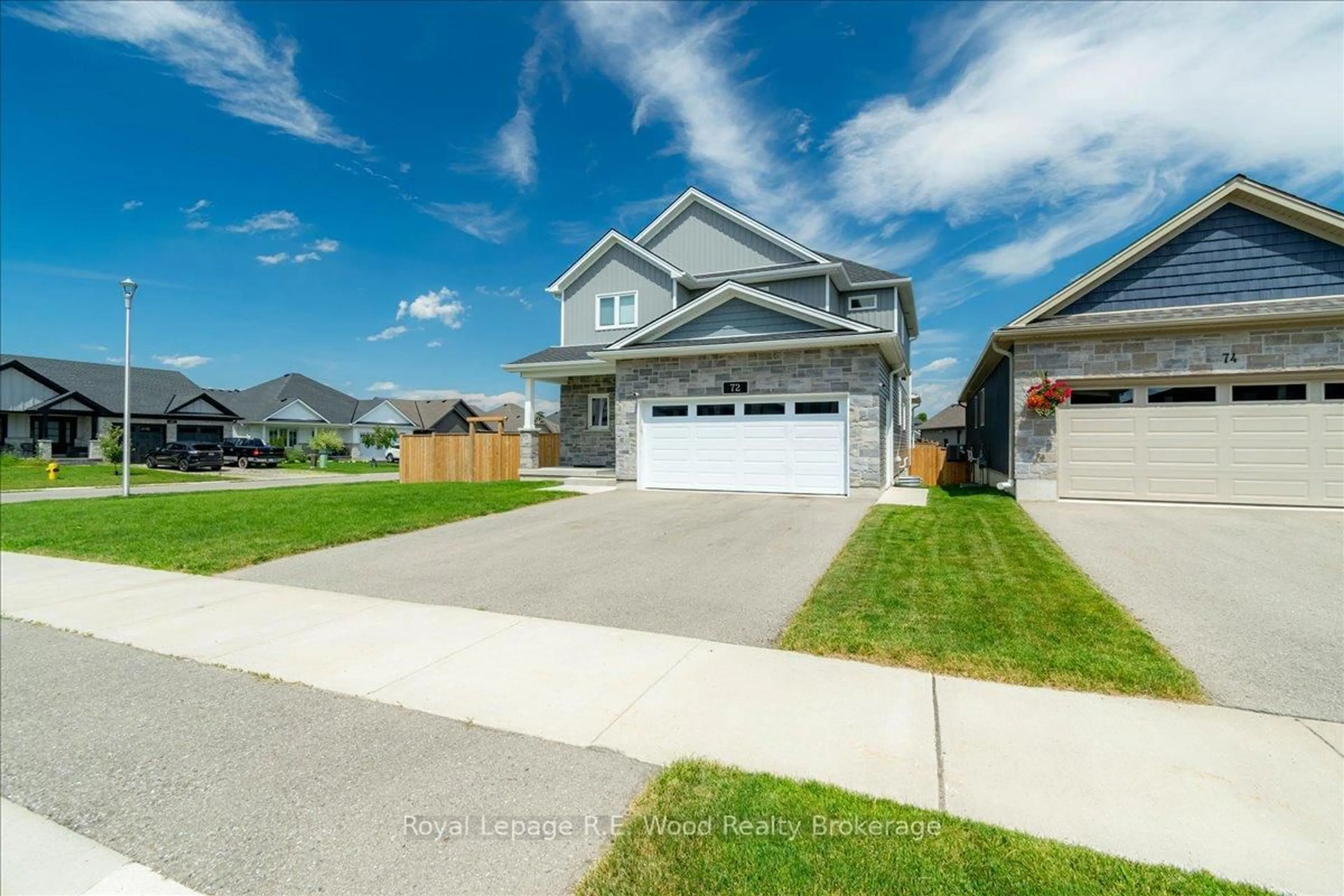 A pic from outside/outdoor area/front of a property/back of a property/a pic from drone, street for 72 Trailview Dr, Tillsonburg Ontario N4G 0K1