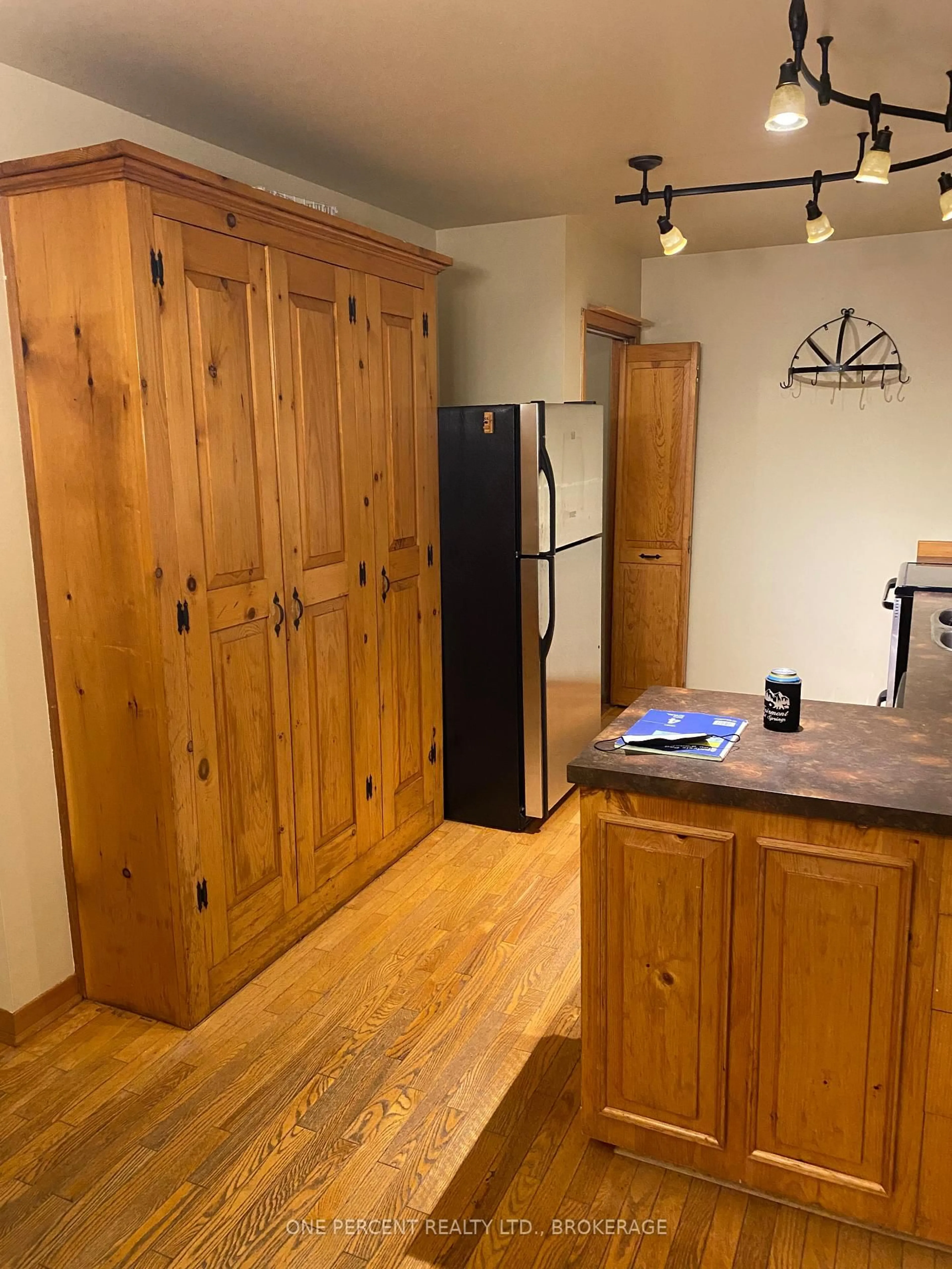 Standard kitchen, wood/laminate floor for 4338 Maple Dr, Verona Ontario K0H 2W0