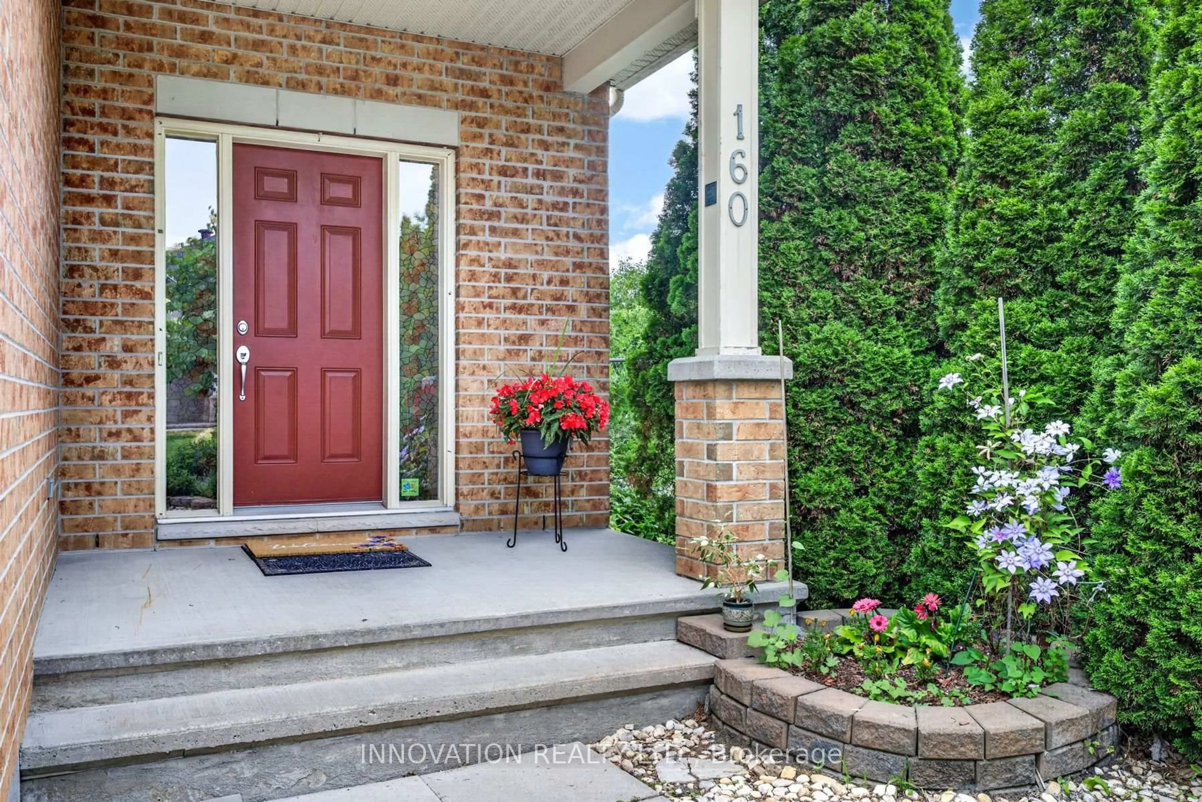 Indoor entryway for 160 Hillman Marsh Way, Ottawa Ontario K1T 0A8
