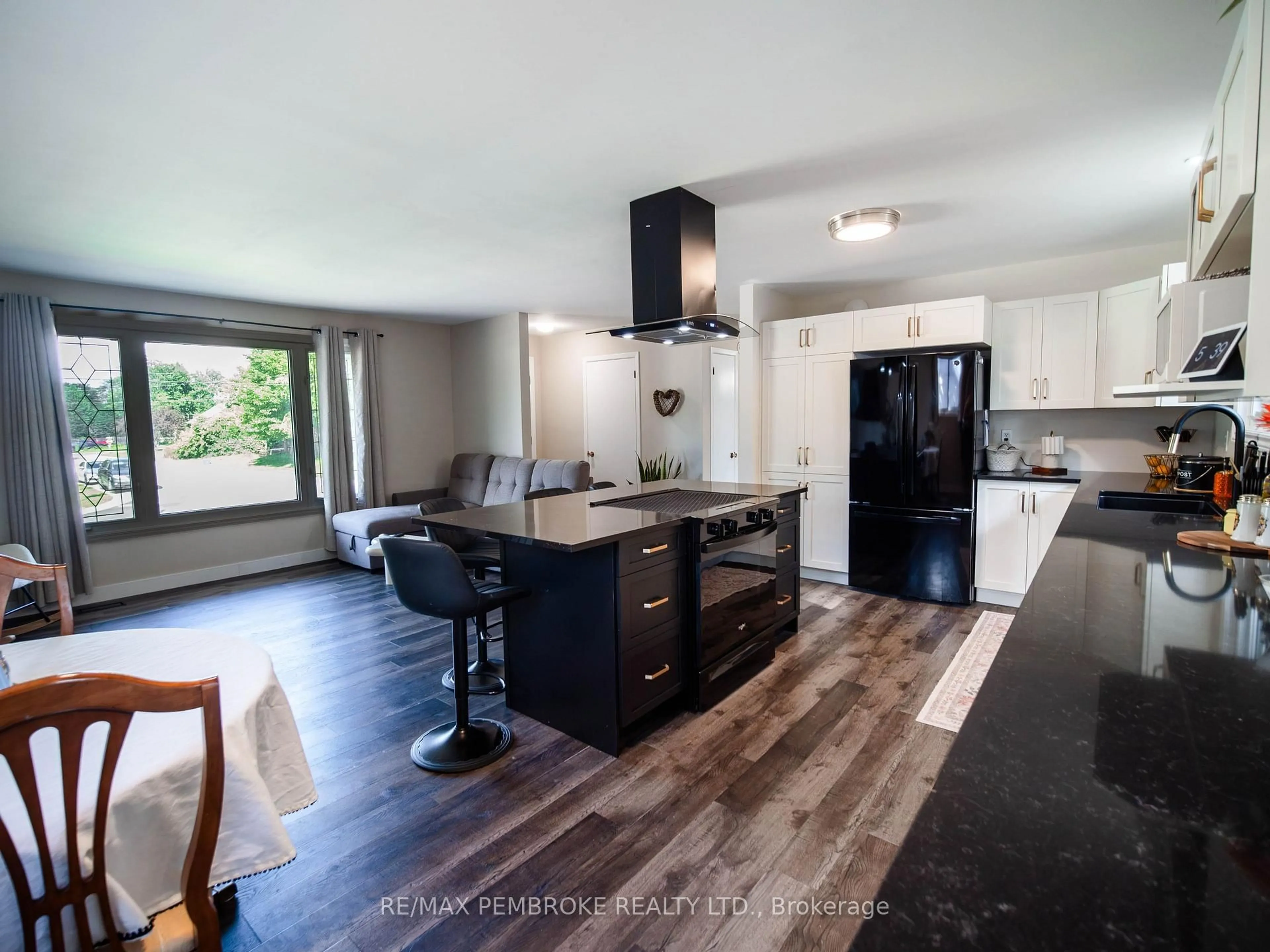 Open concept kitchen, unknown for 23 Doran Rd, Petawawa Ontario K8H 1P8