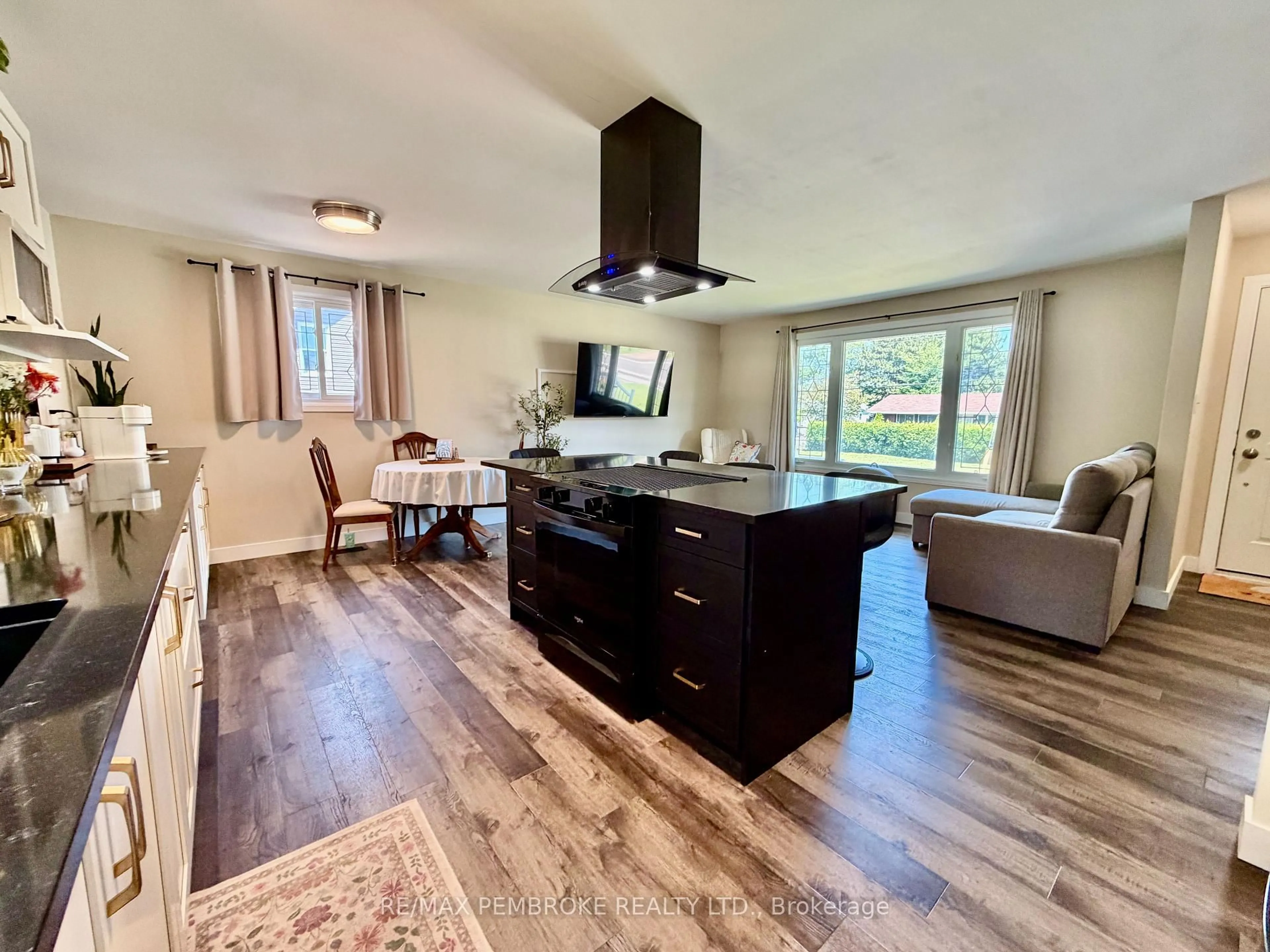 Open concept kitchen, unknown for 23 Doran Rd, Petawawa Ontario K8H 1P8