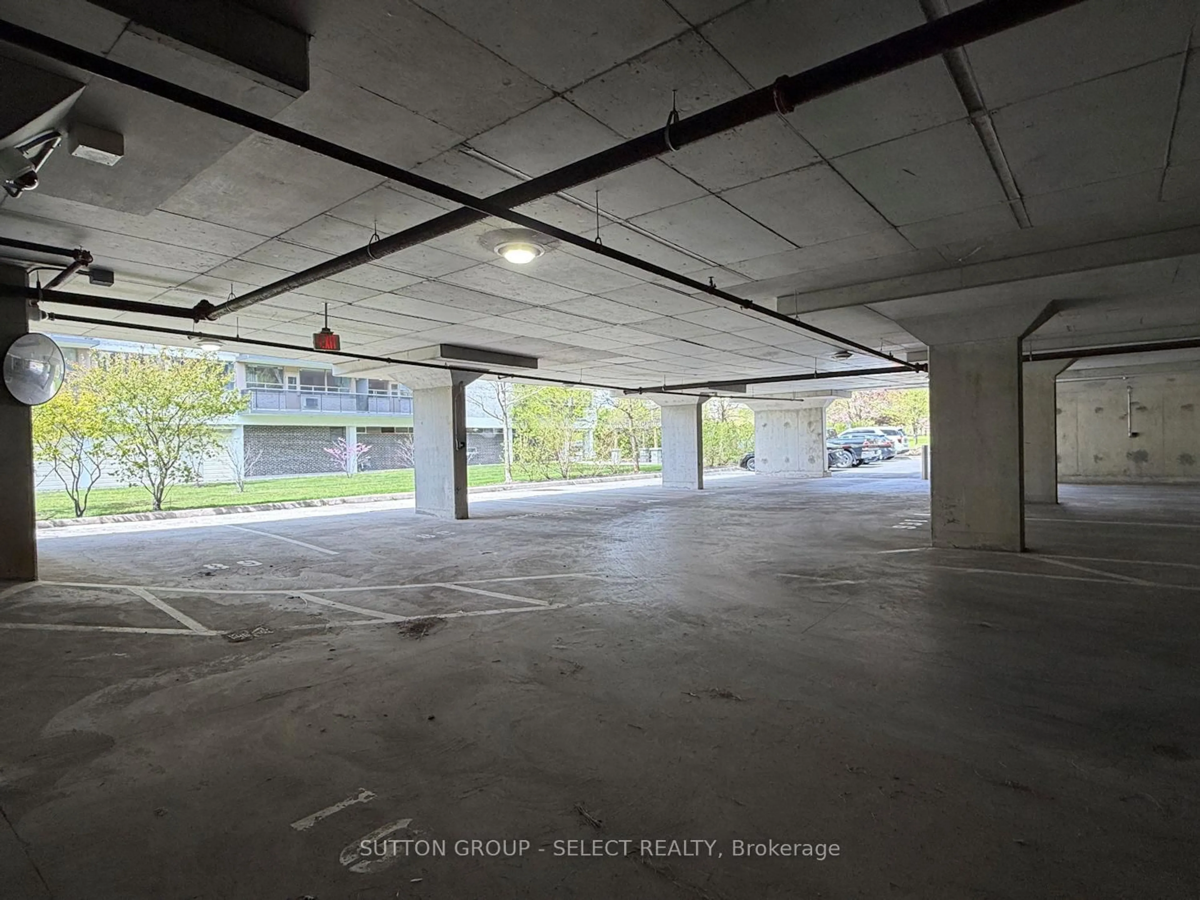 Indoor garage for 1235 Richmond St #1606, London East Ontario N6A 0C1