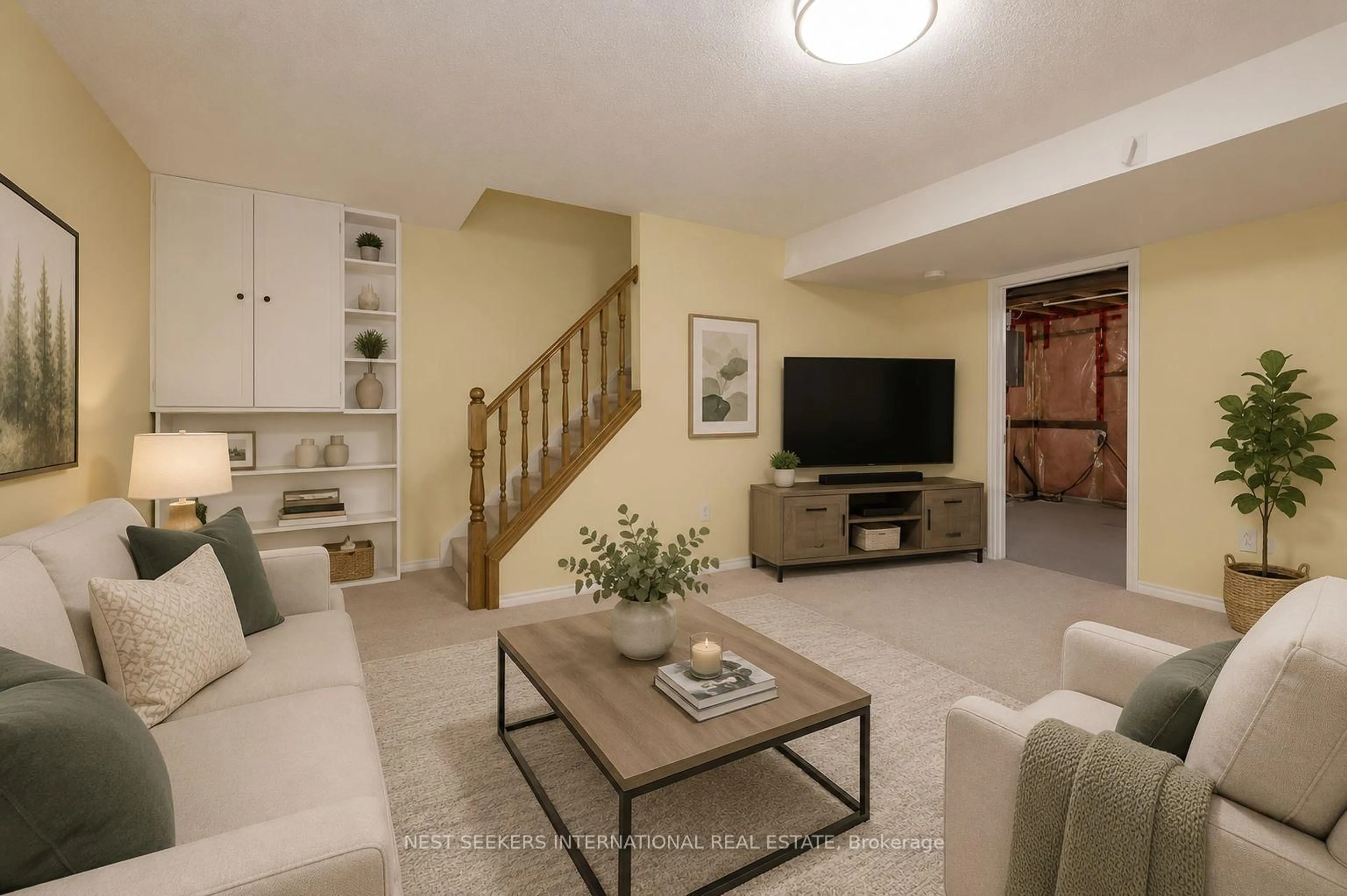 Living room with furniture, unknown for 12 Daybreak Dr, London East Ontario N5V 4V7