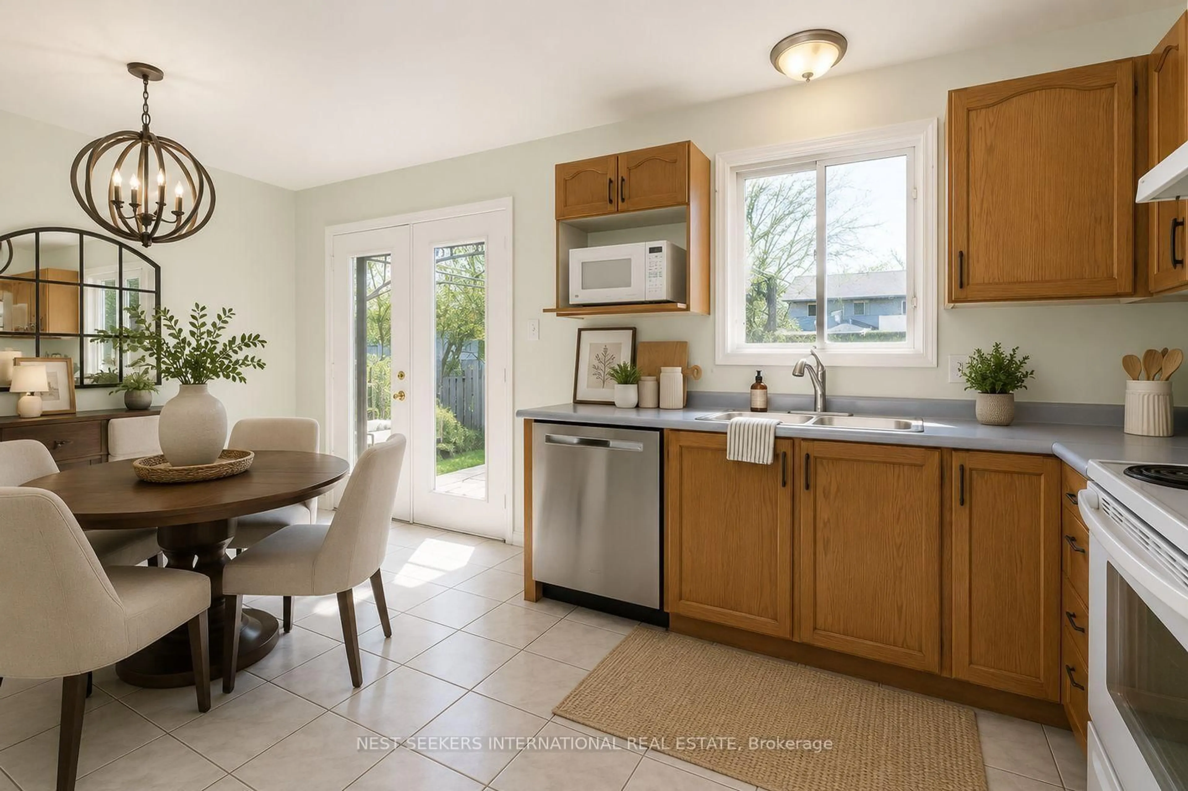 Standard kitchen, ceramic/tile floor for 12 Daybreak Dr, London East Ontario N5V 4V7