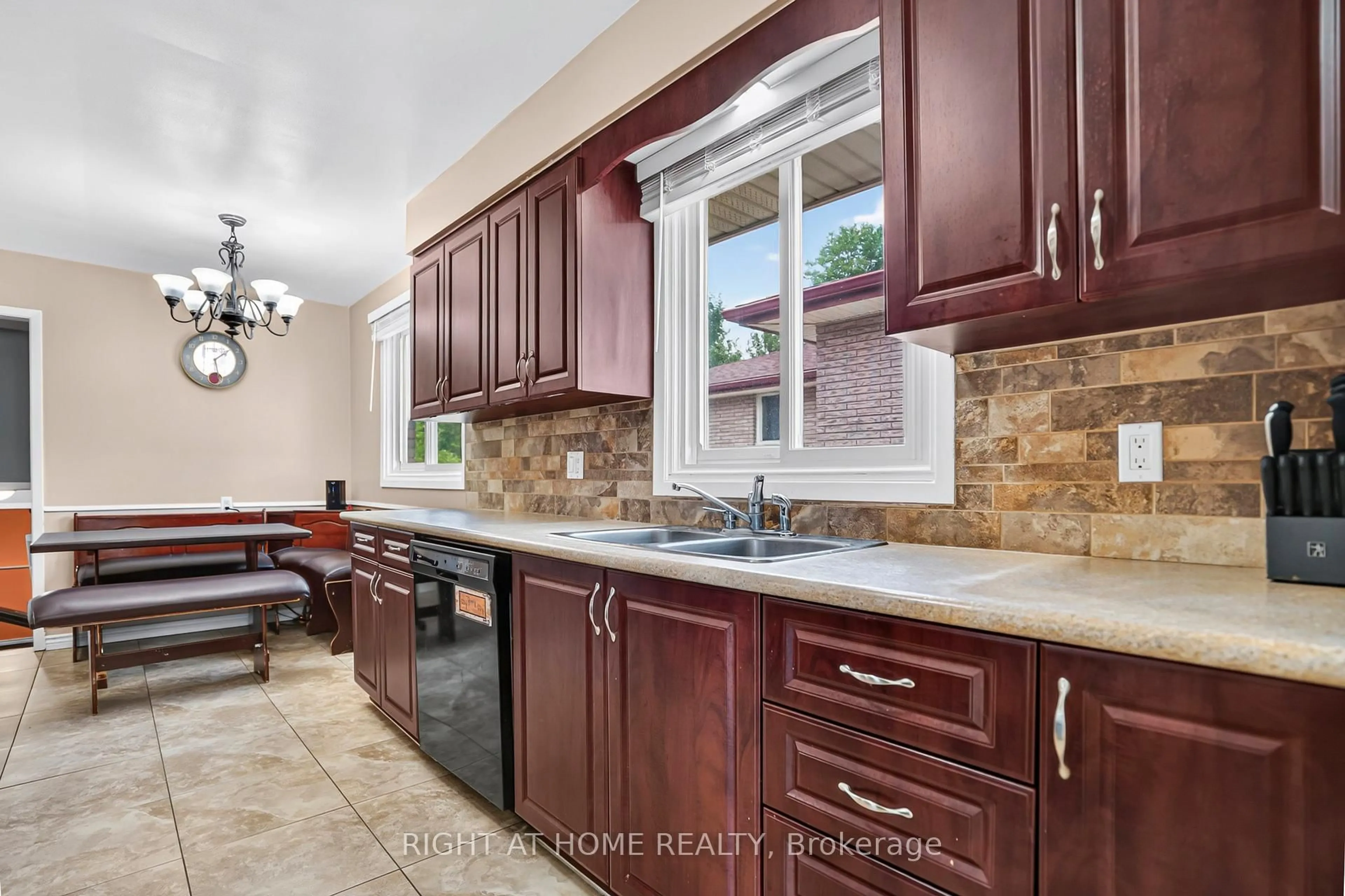 Open concept kitchen, ceramic/tile floor for 234 Thunderbird Dr, Cambridge Ontario N1R 6H5