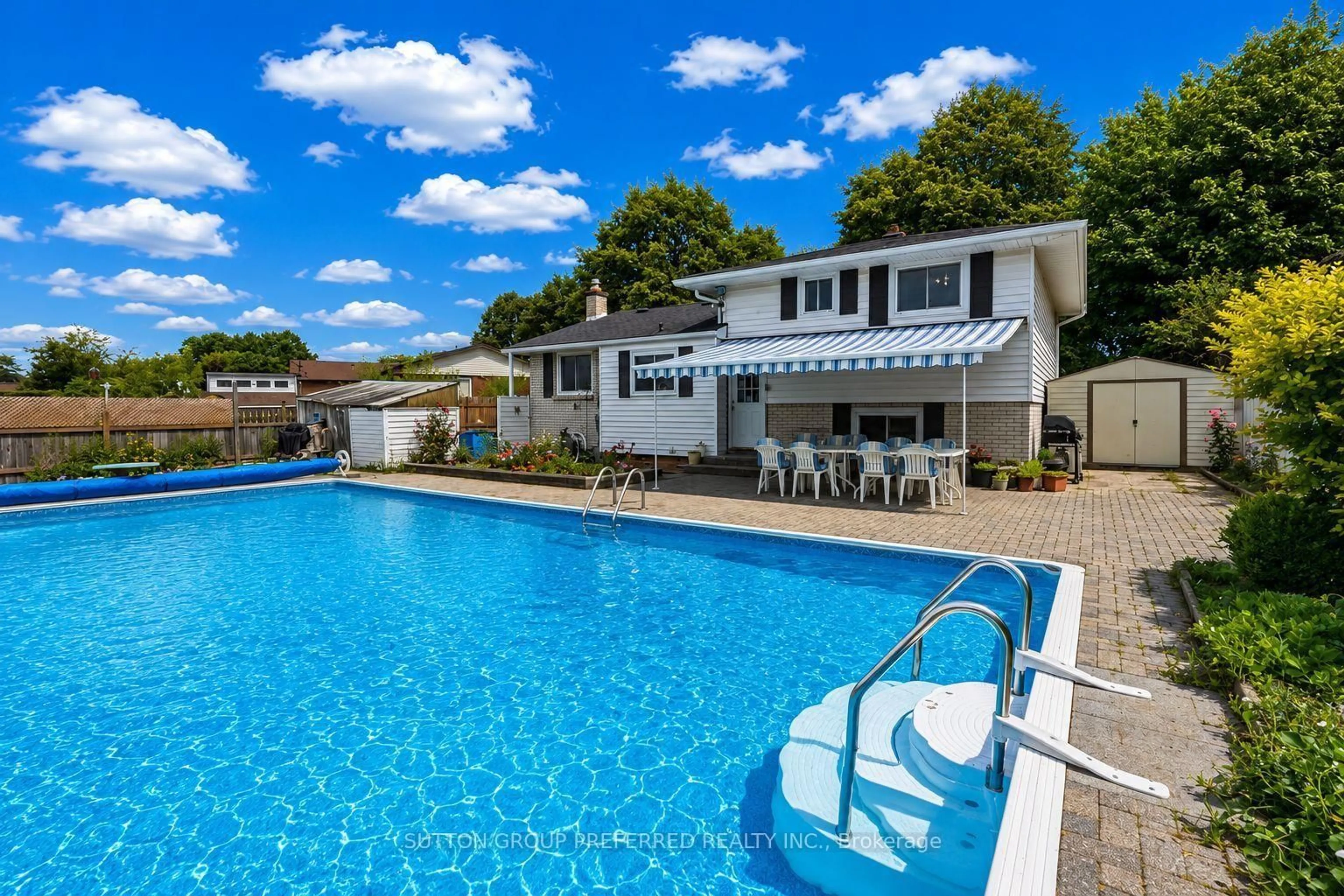 Pool for 136 Mendip Cres, London South Ontario N6E 1H1