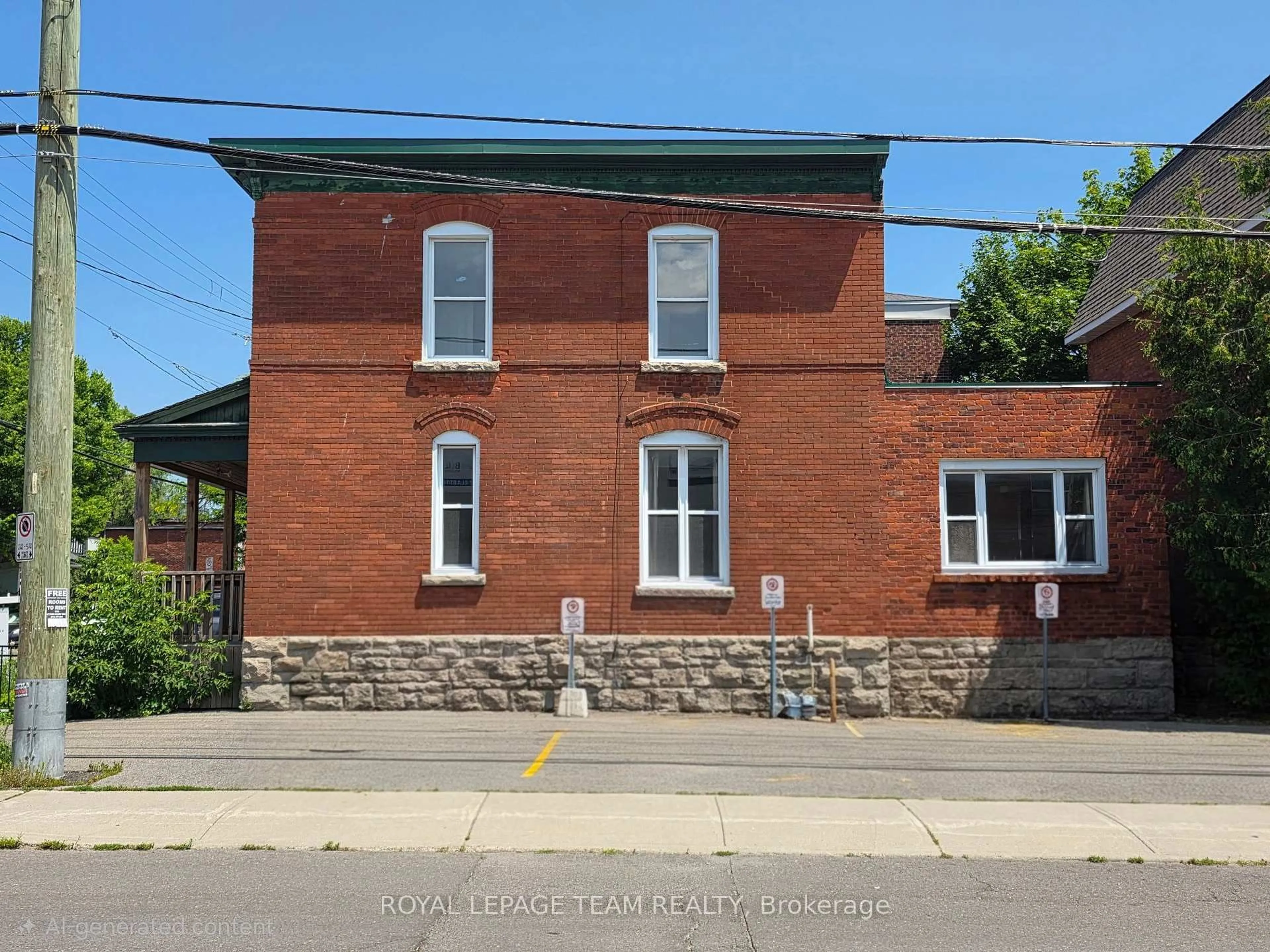 Home with brick exterior material, building for 498 Gladstone Ave, Ottawa Ontario K1R 5N8