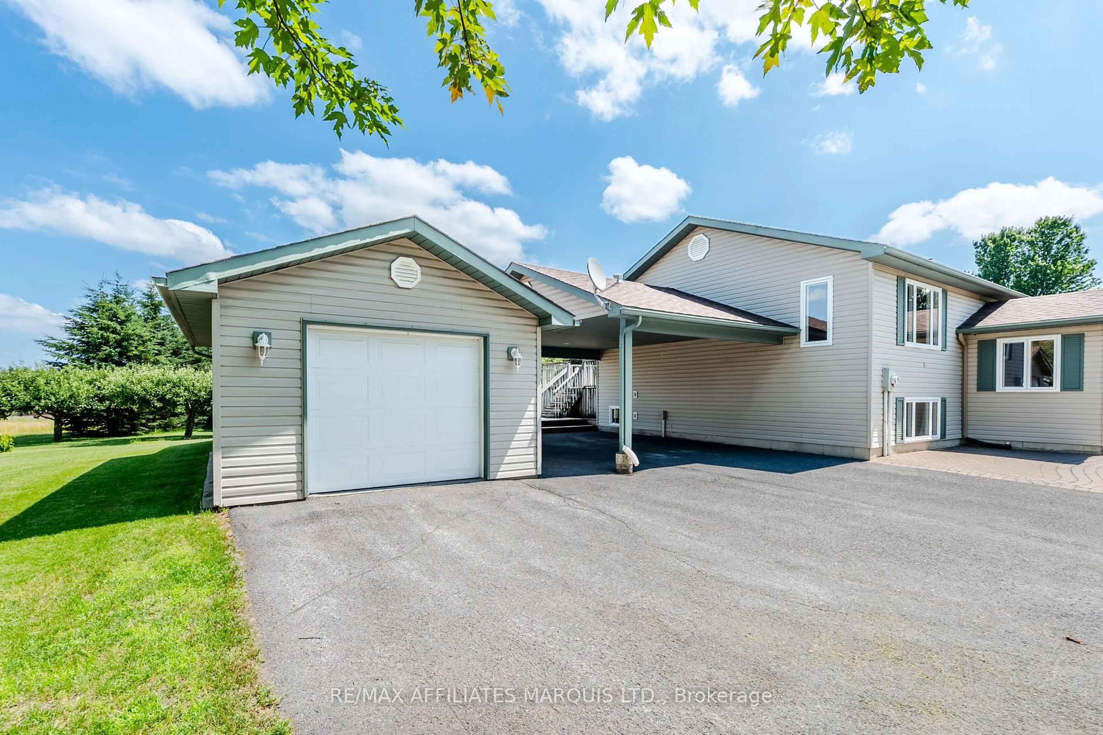 A pic from outside/outdoor area/front of a property/back of a property/a pic from drone, street for 24 Nelson St, North Stormont Ontario K0C 1K0