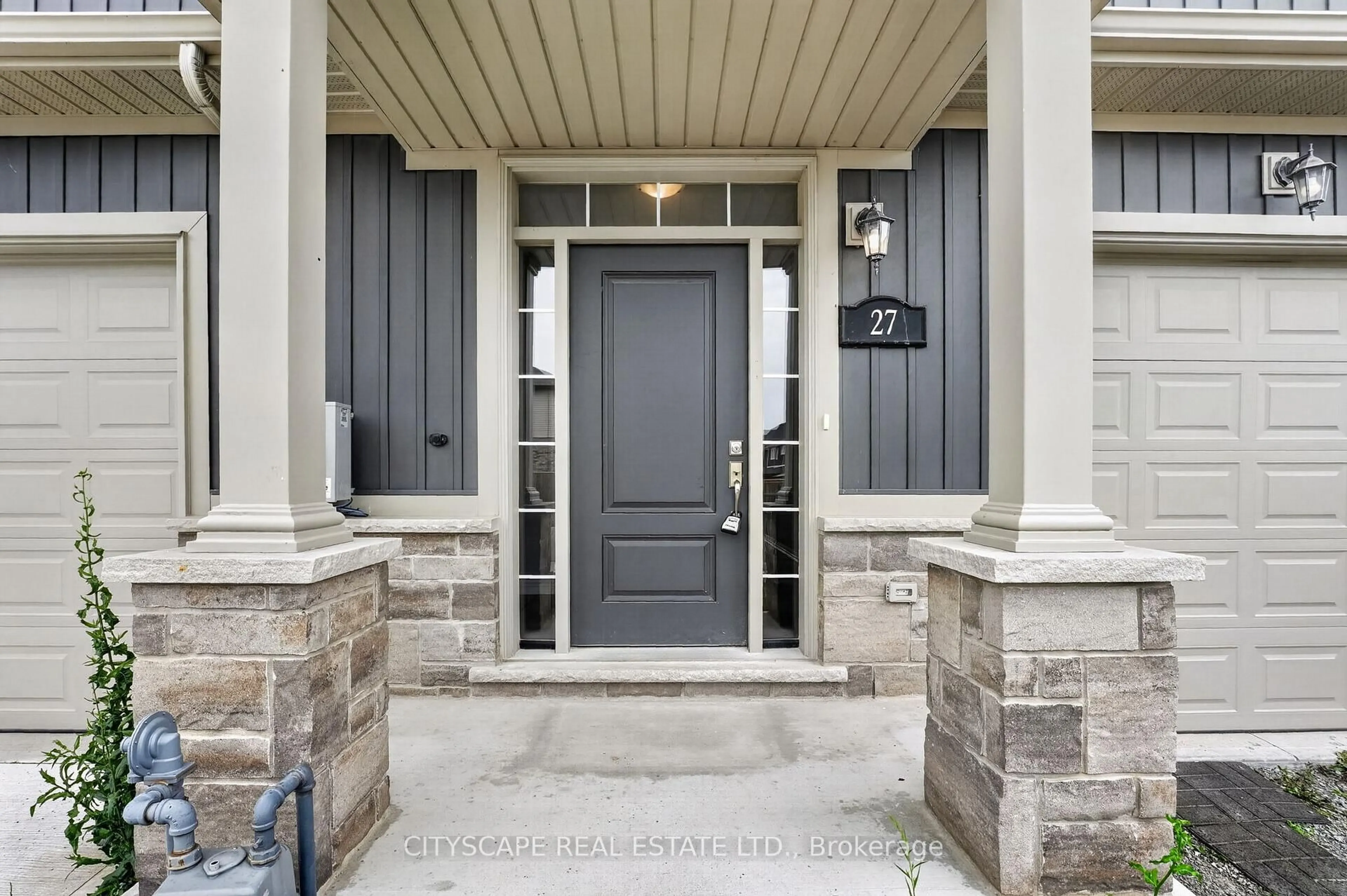 Indoor entryway for 27 Lamb Cres, Thorold Ontario L2V 0G8