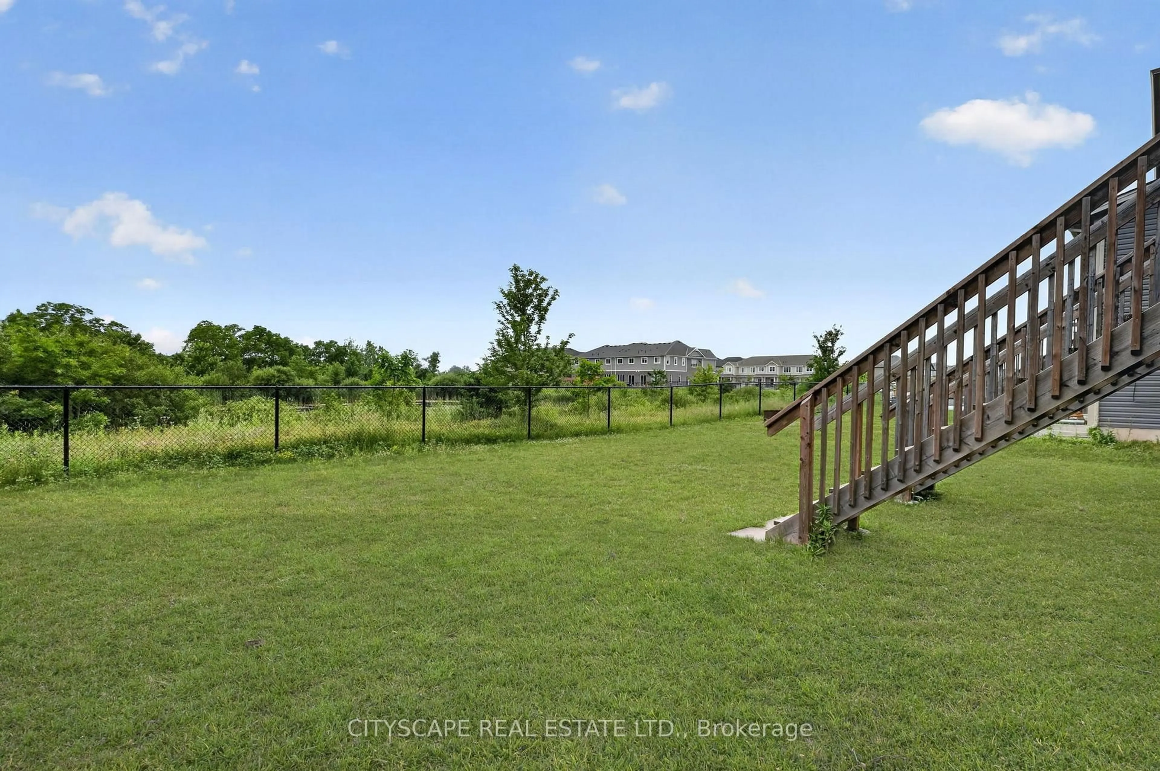 A pic from outside/outdoor area/front of a property/back of a property/a pic from drone, water/lake/river/ocean view for 27 Lamb Cres, Thorold Ontario L2V 0G8