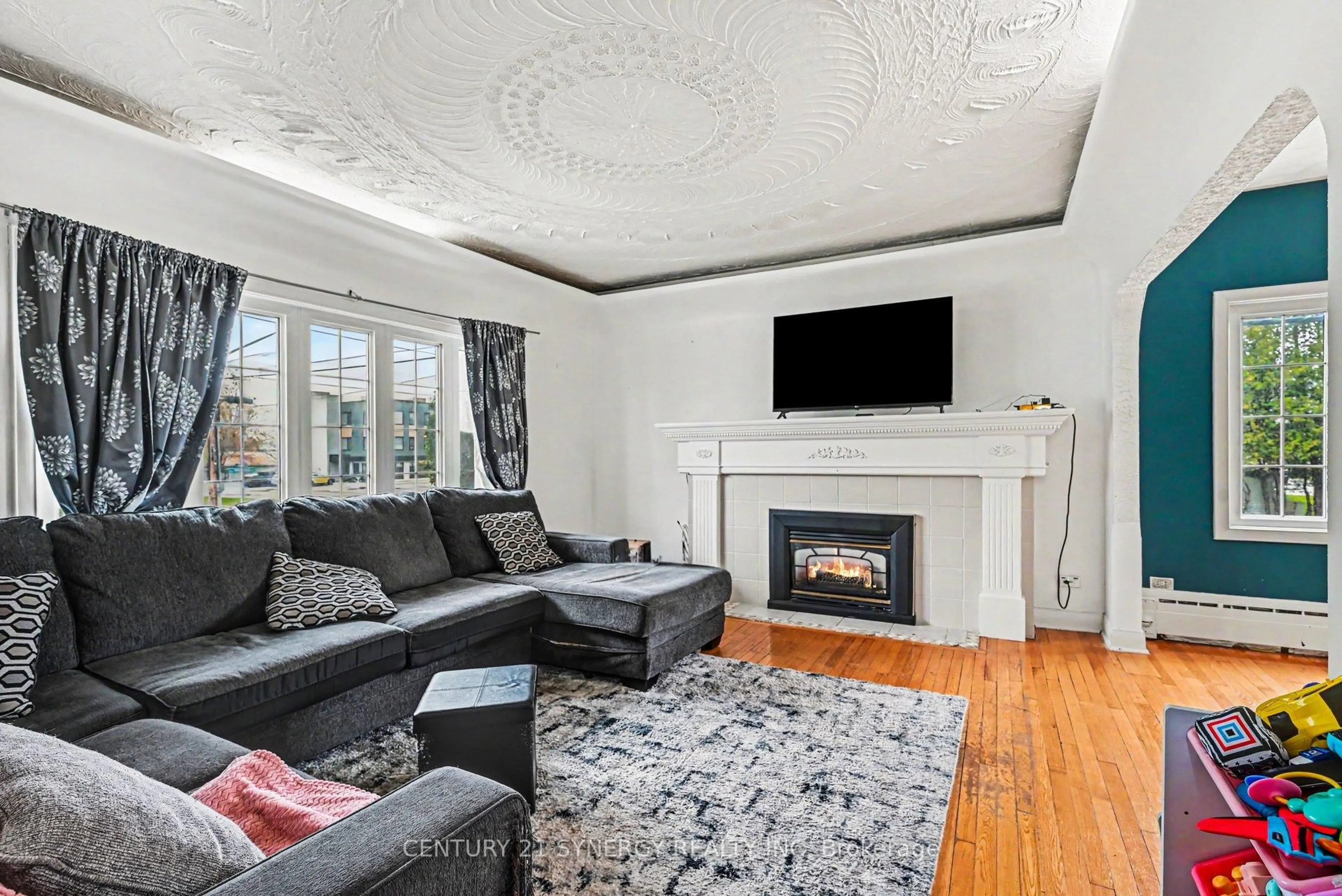 Living room with furniture, unknown for 782 Principale St, Casselman Ontario K0A 1M0