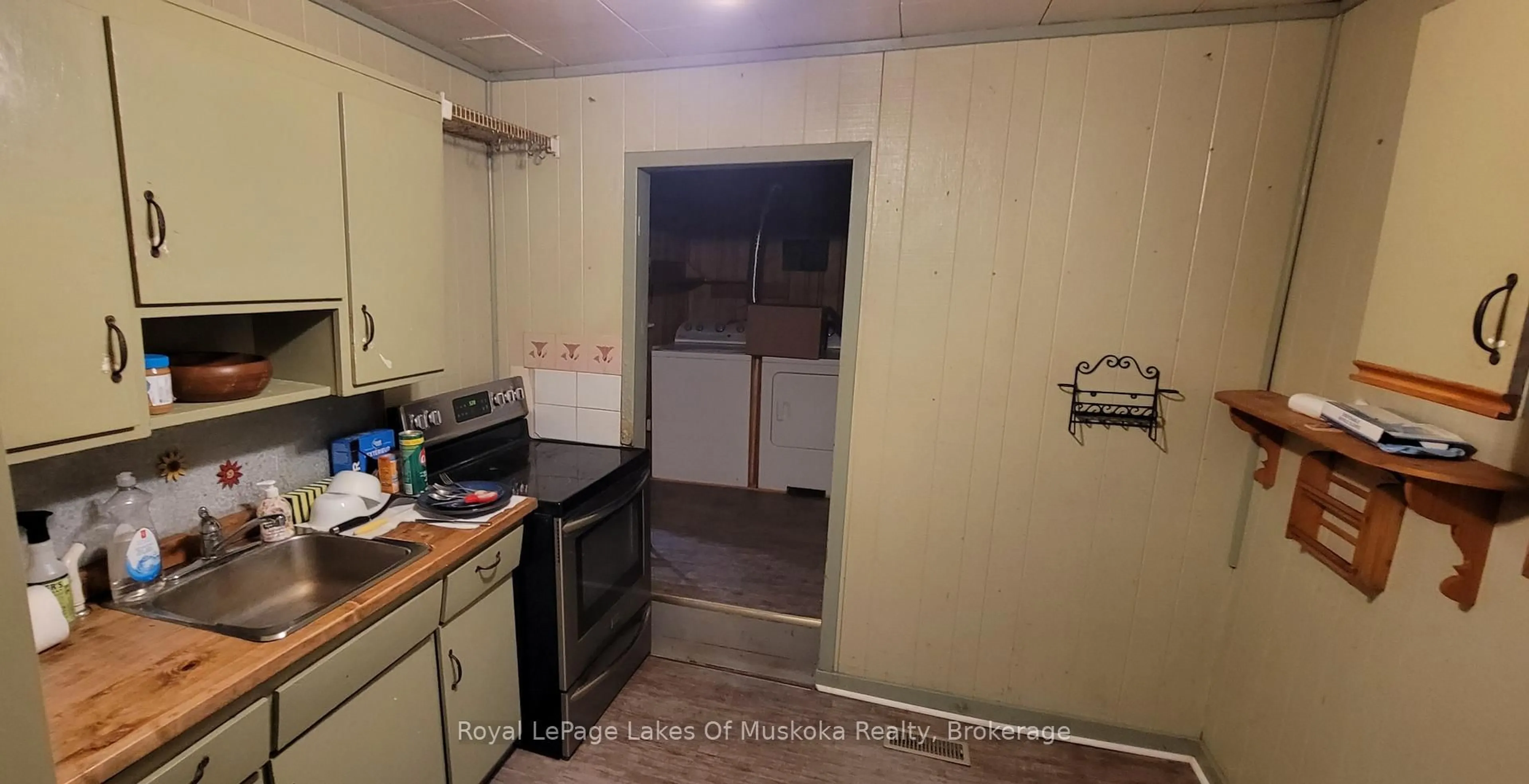 Standard kitchen, unknown for 2007 Brunel Rd, Huntsville Ontario P1H 2J3