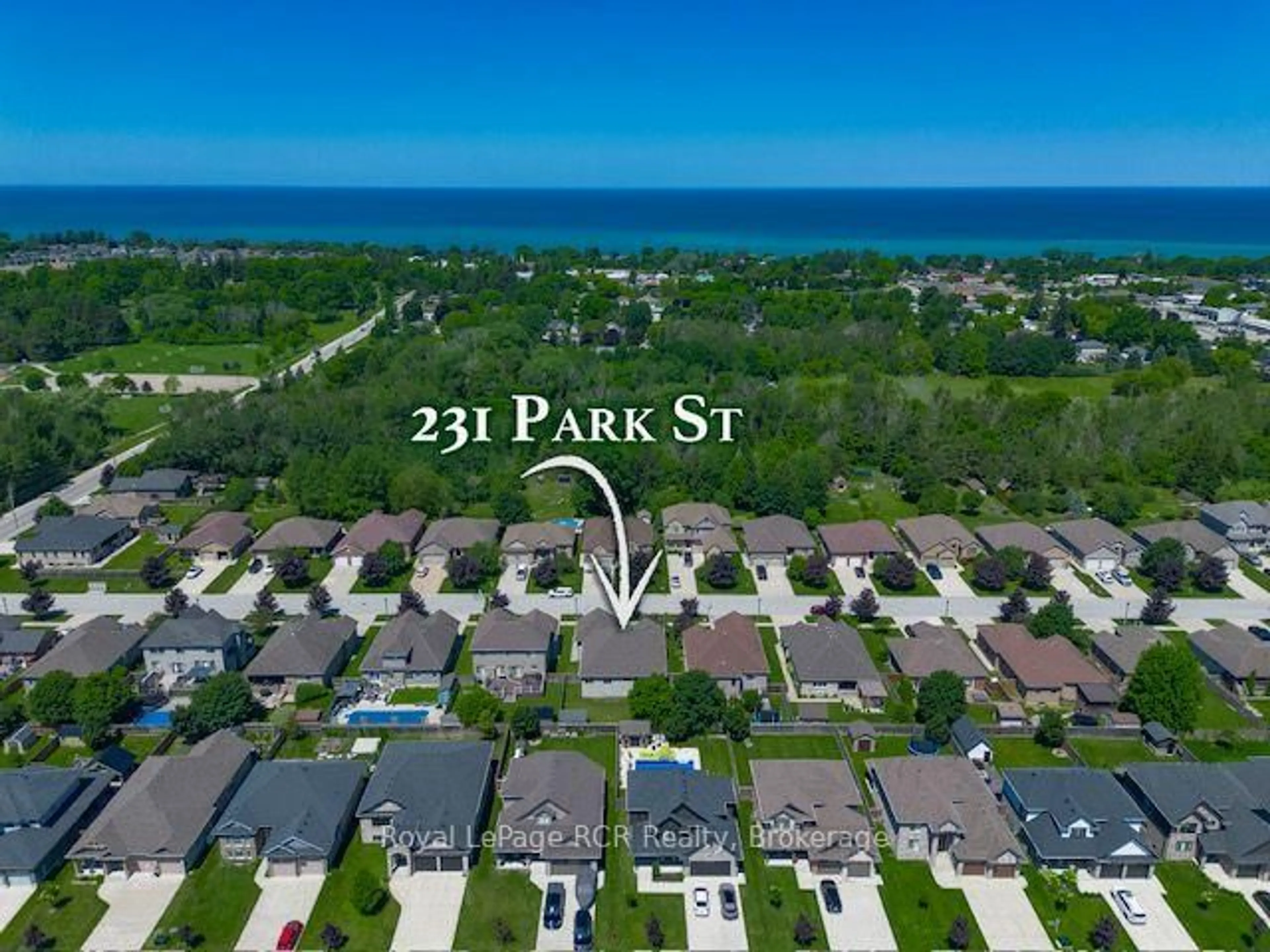 A pic from outside/outdoor area/front of a property/back of a property/a pic from drone, unknown for 231 Park St, Kincardine Ontario N2Z 0A5