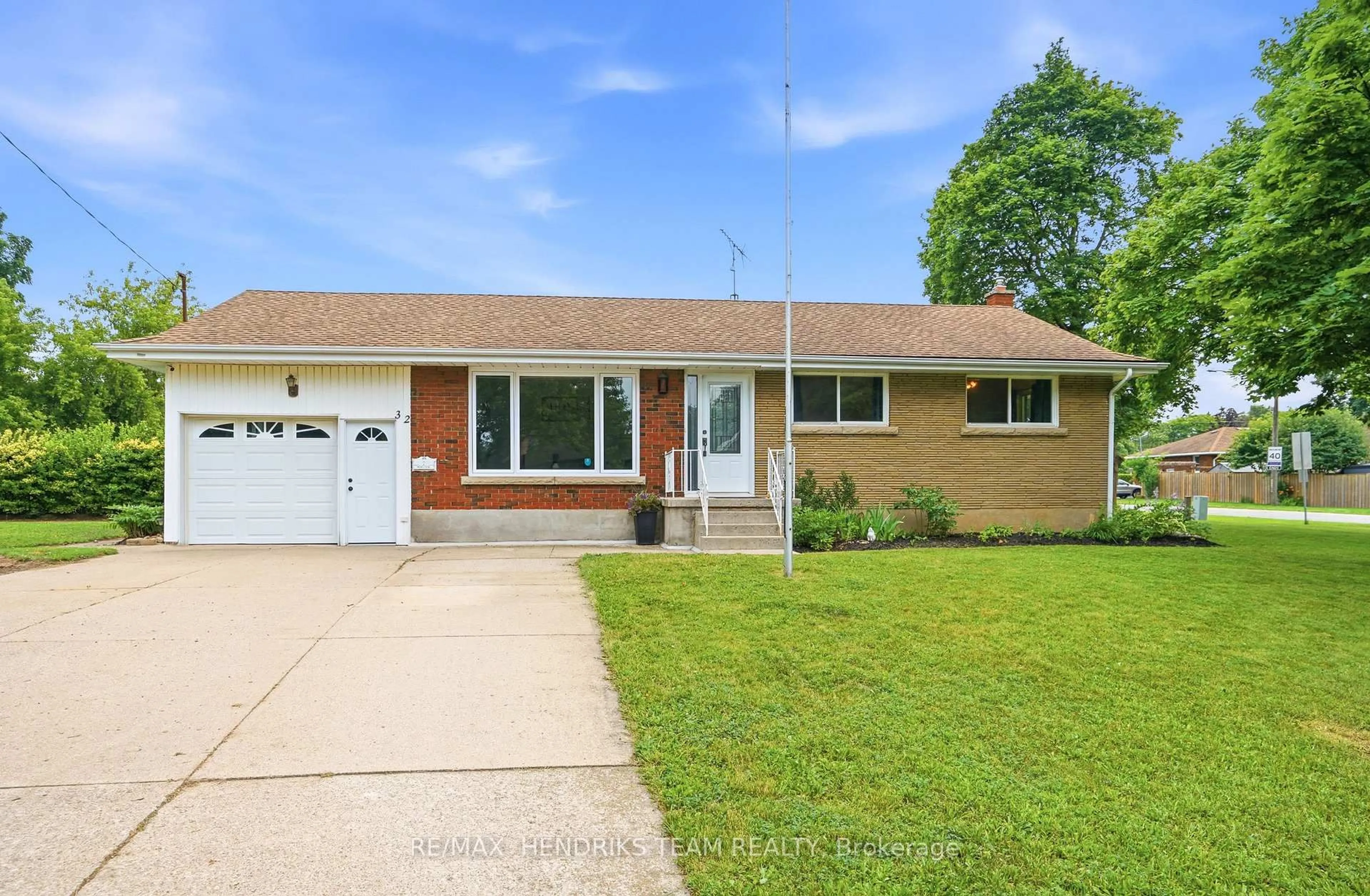 Unknown for 32 Hanson Dr, St. Catharines Ontario L2M 2X1
