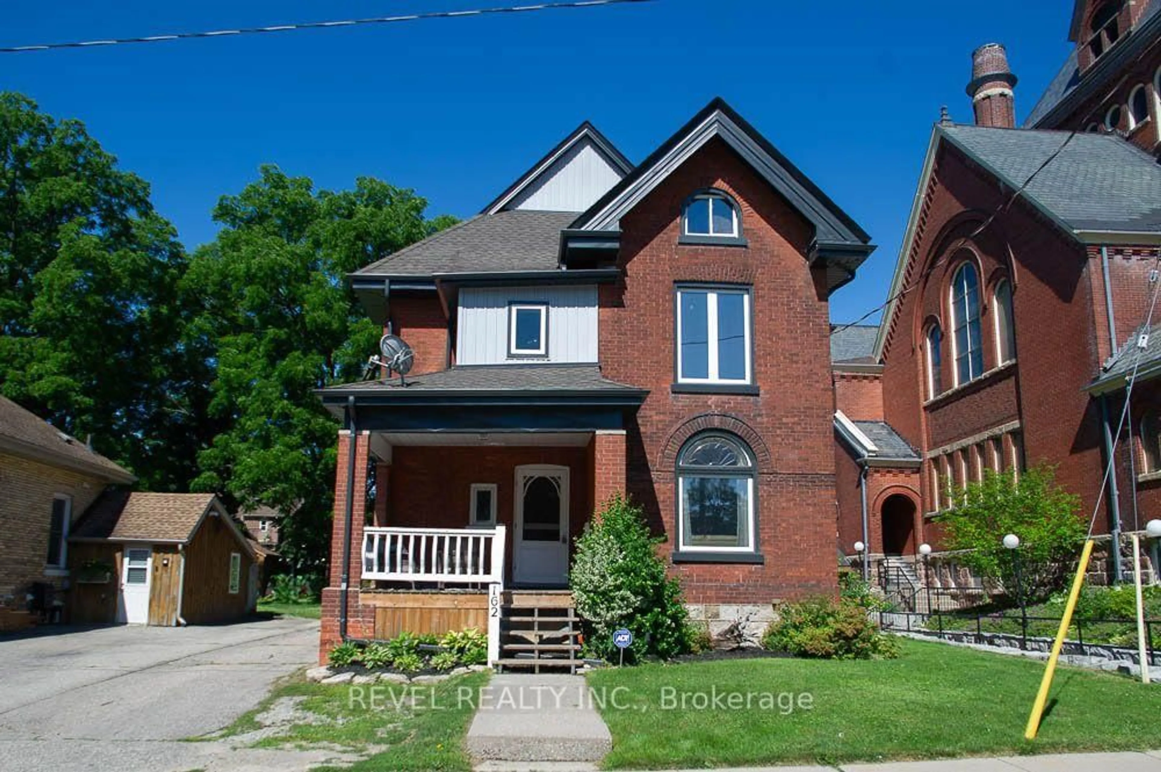 Home with brick exterior material, street for 162 Grand River St, Brant Ontario N3L 2M6