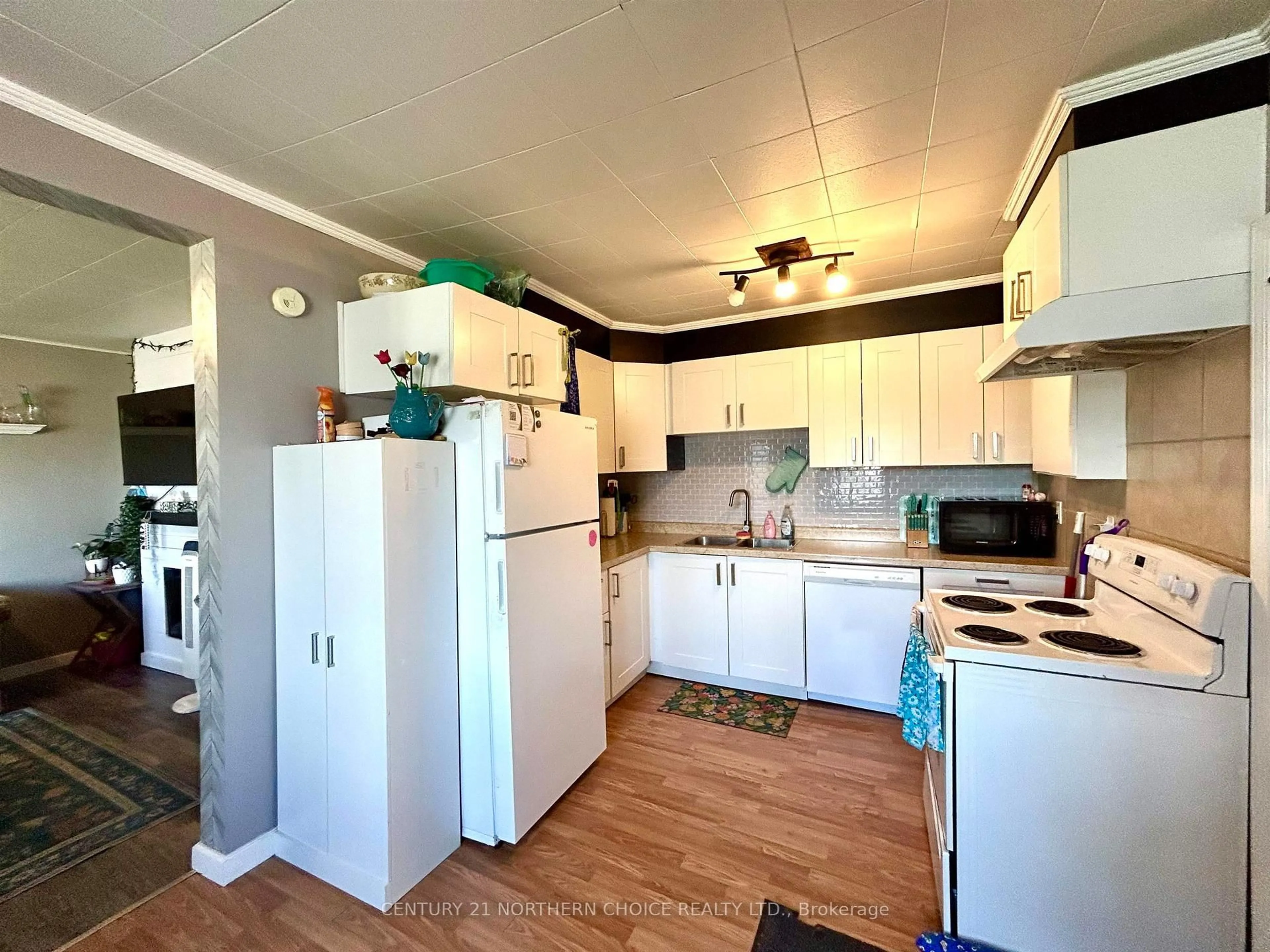 Standard kitchen, unknown for 6080 Highway 11, Emo Ontario P0W 1E0