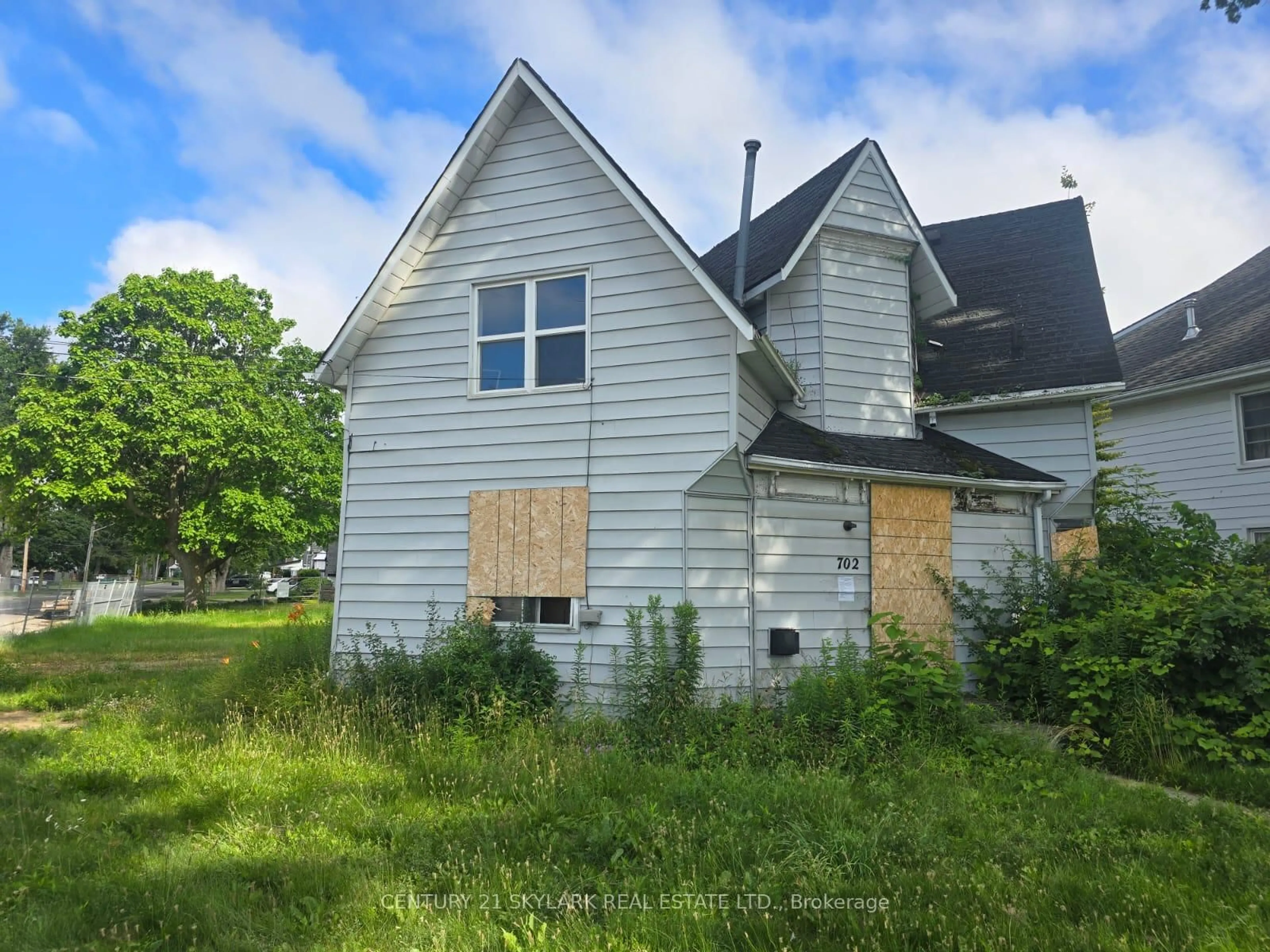 Unknown for 702 Cedar St, Haldimand Ontario N1A 2J8