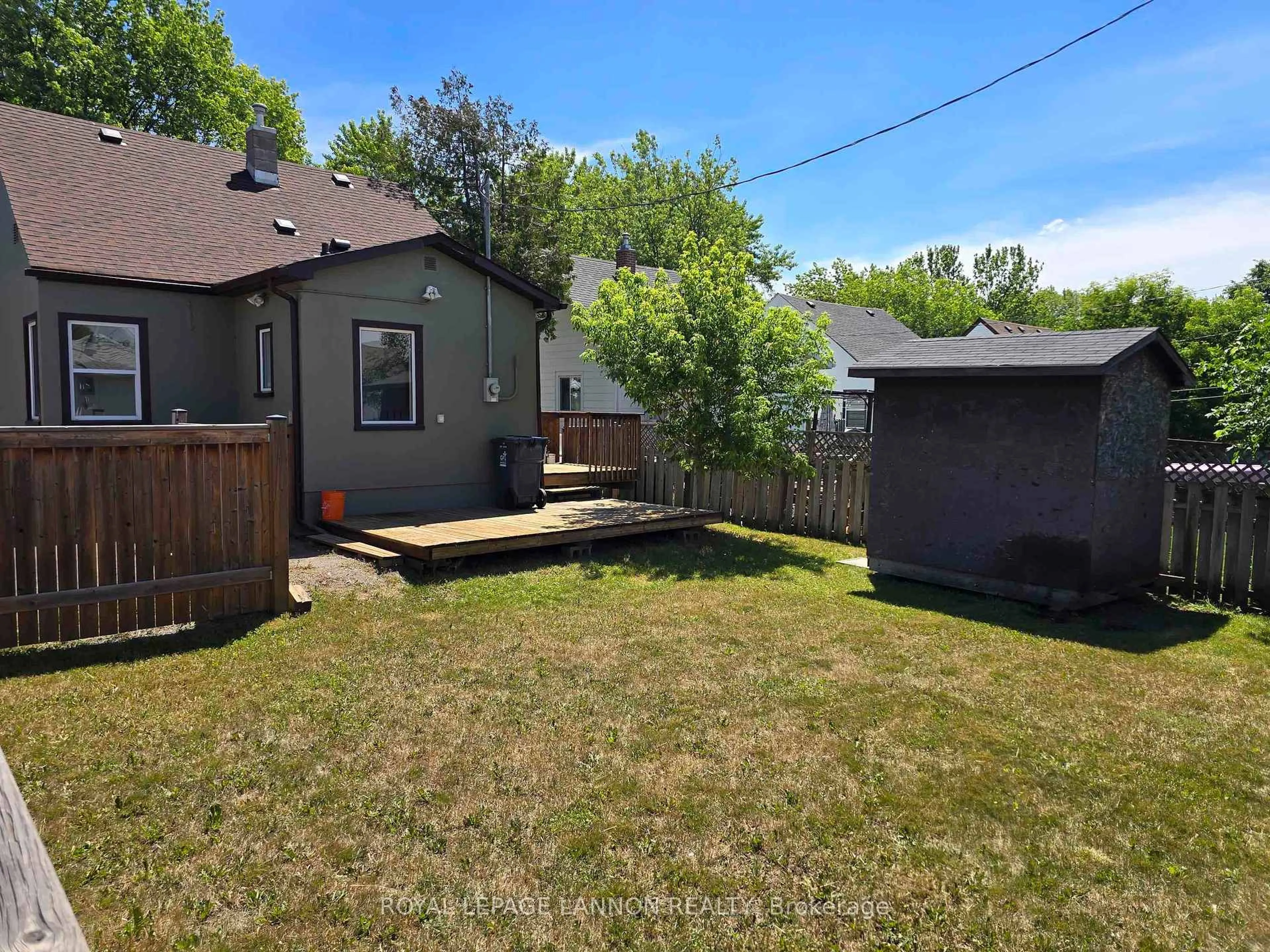 Unknown for 200 Kenogami St, Thunder Bay Ontario P7B 4S3