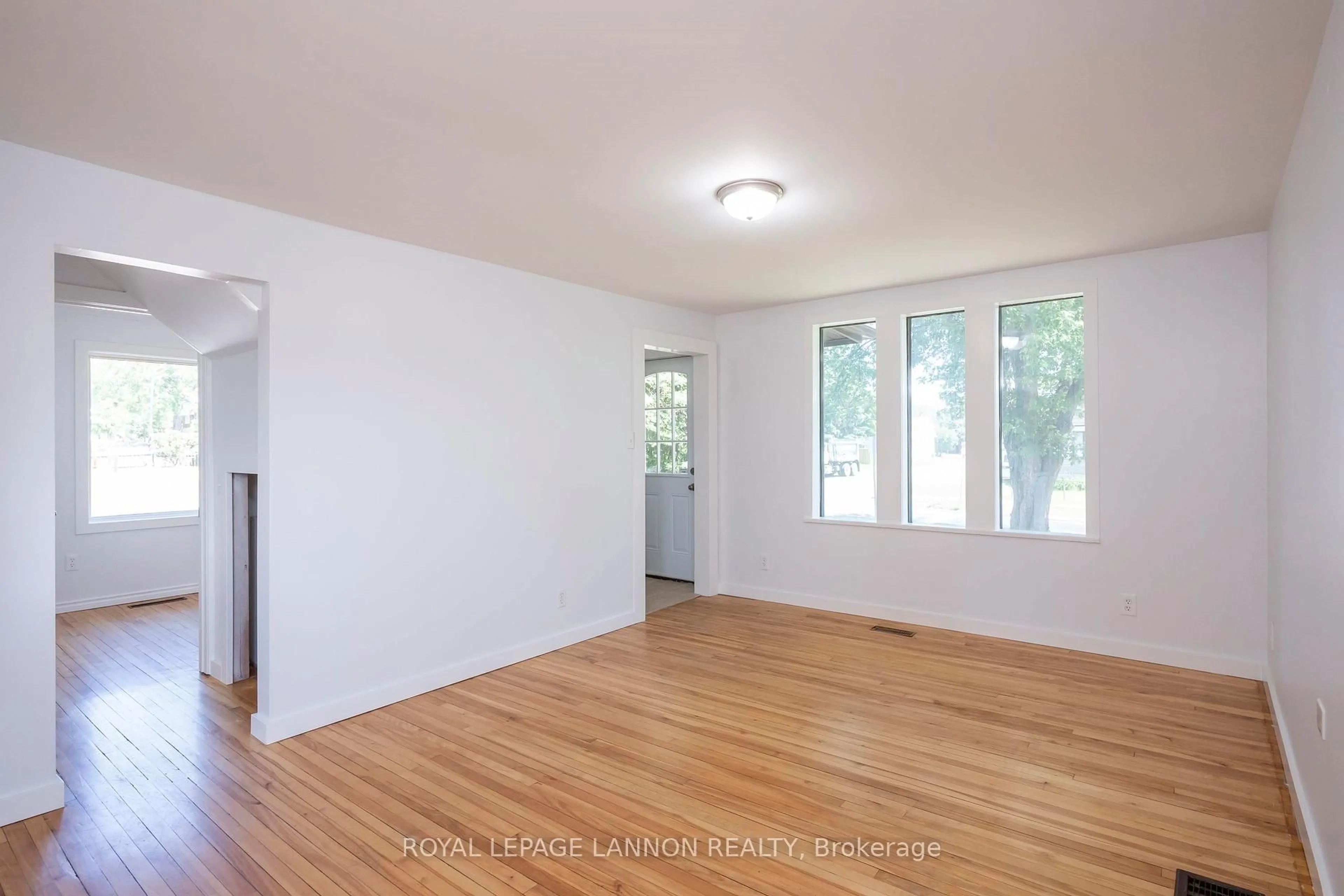 A pic of a room for 200 Kenogami St, Thunder Bay Ontario P7B 4S3