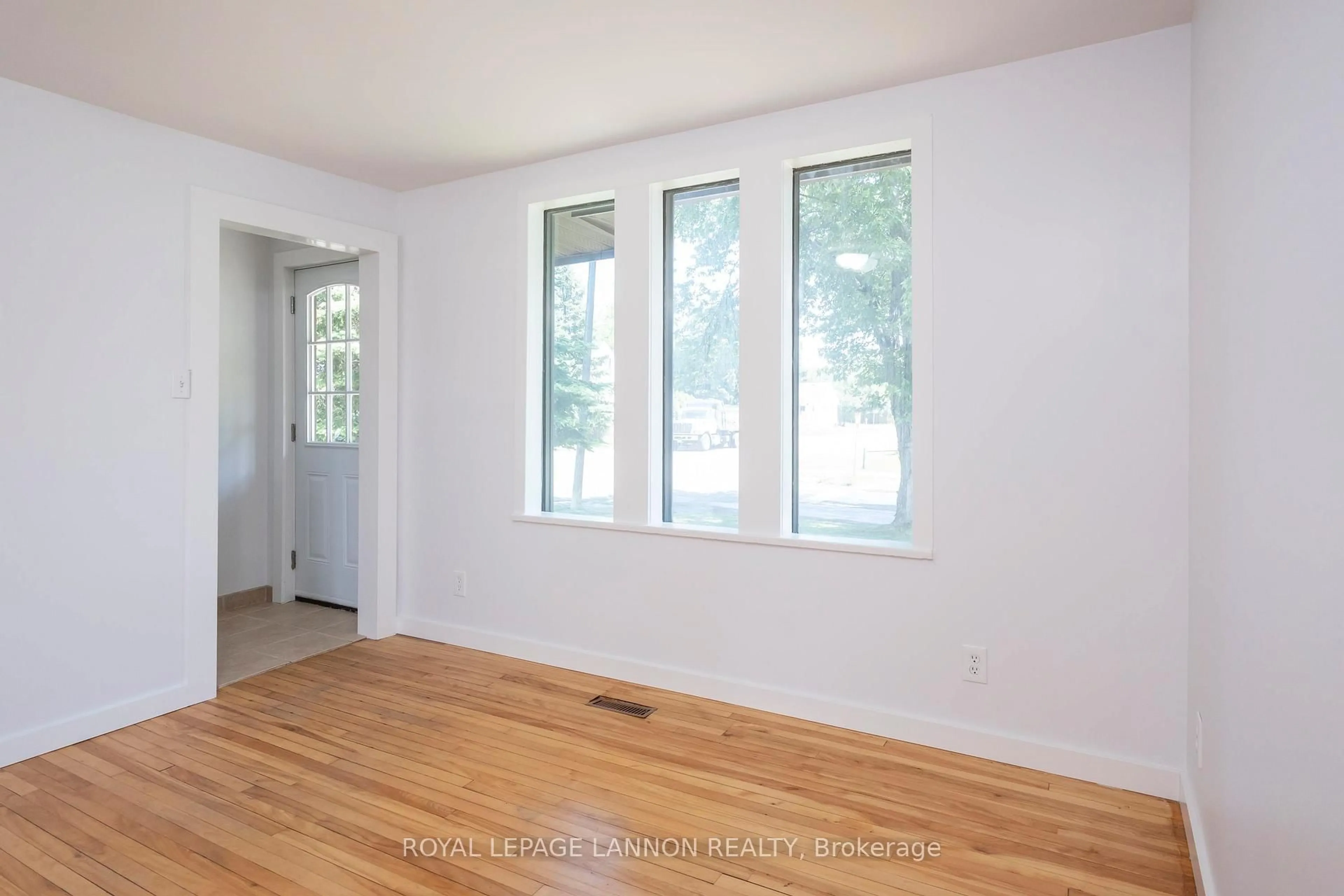 A pic of a room for 200 Kenogami St, Thunder Bay Ontario P7B 4S3