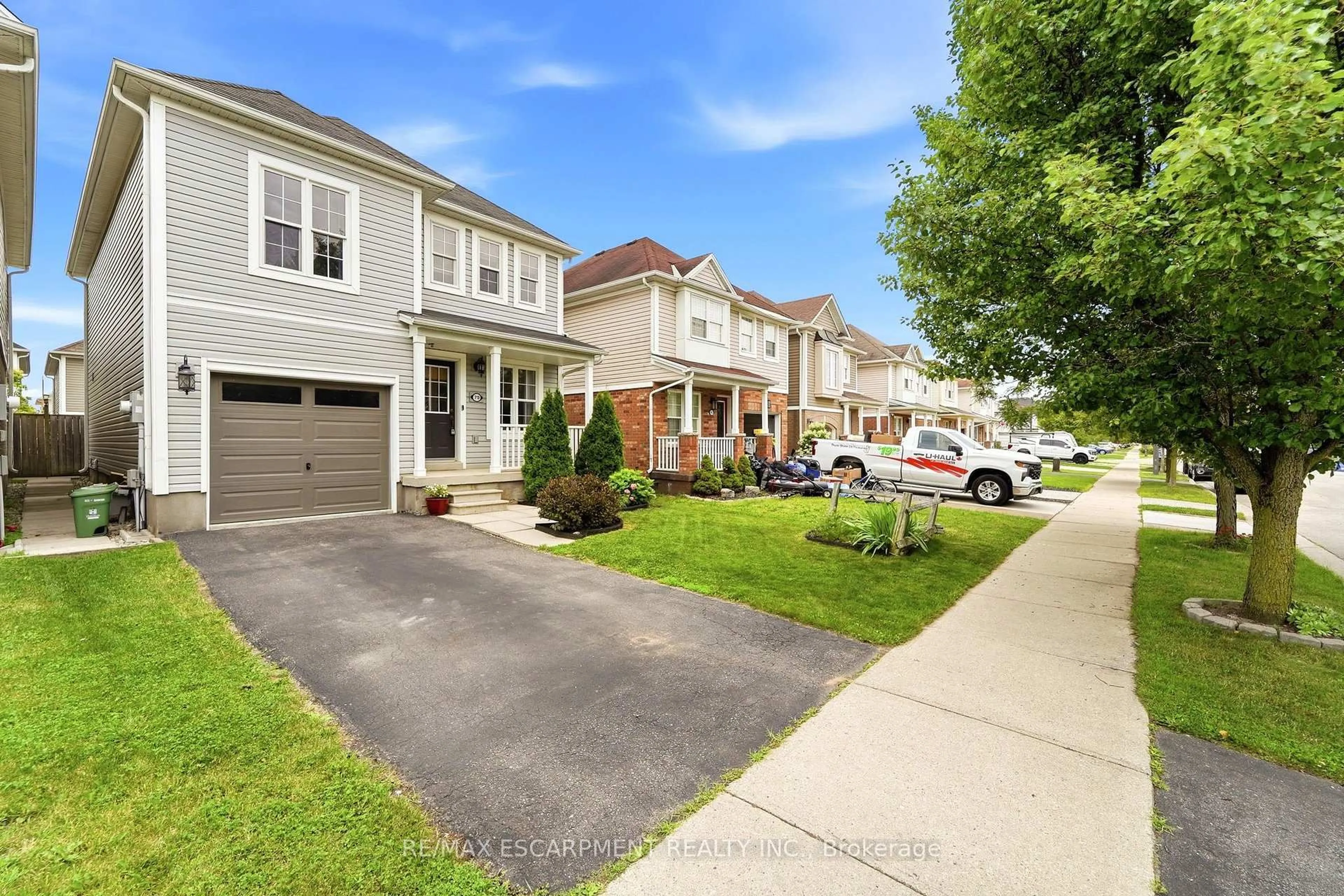 A pic from outside/outdoor area/front of a property/back of a property/a pic from drone, street for 79 Cleghorn Dr, Hamilton Ontario L0R 1C0
