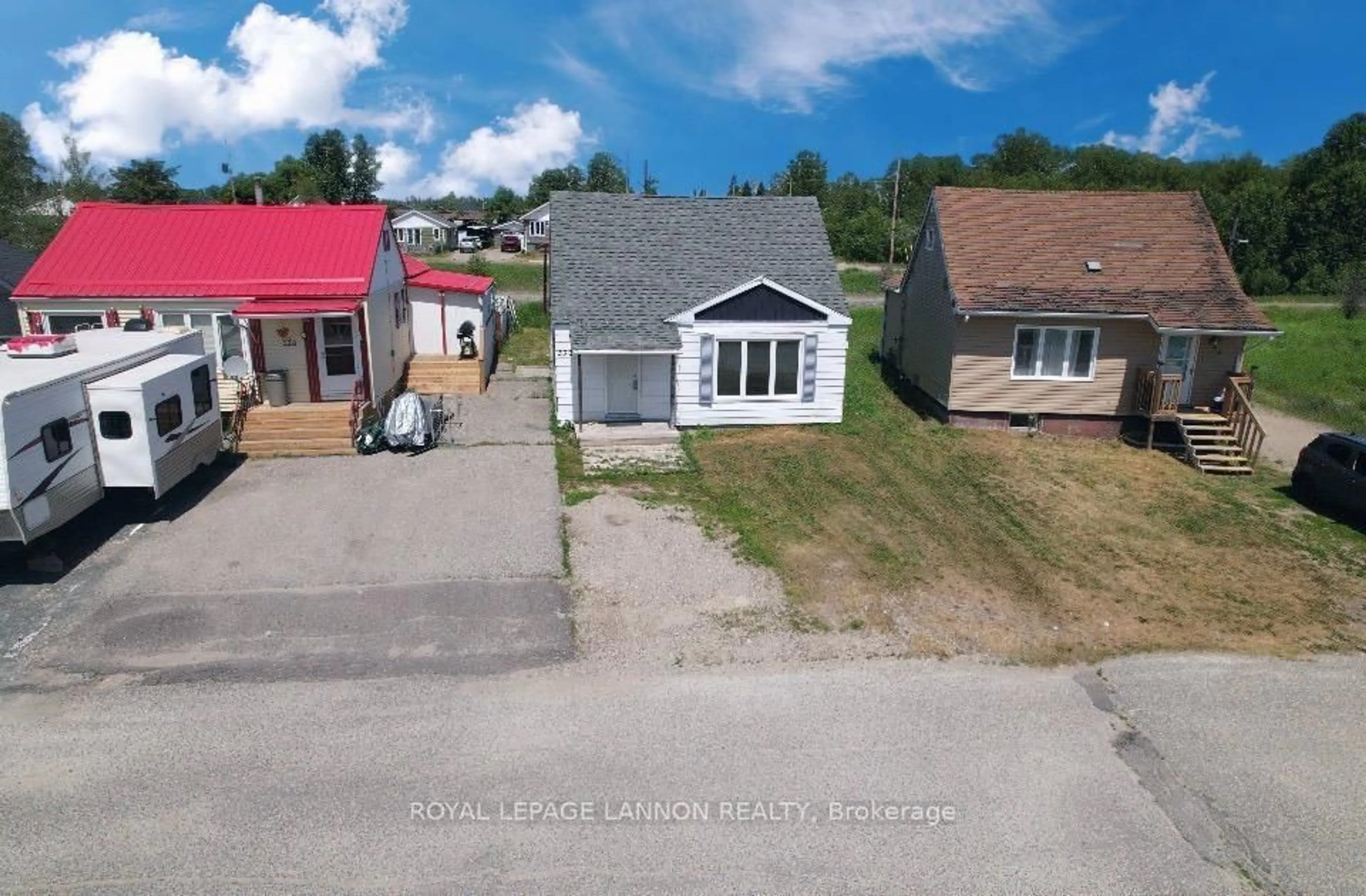 A pic from outside/outdoor area/front of a property/back of a property/a pic from drone, street for 330 Ball Park Cres, Greenstone Ontario P0T 1M0
