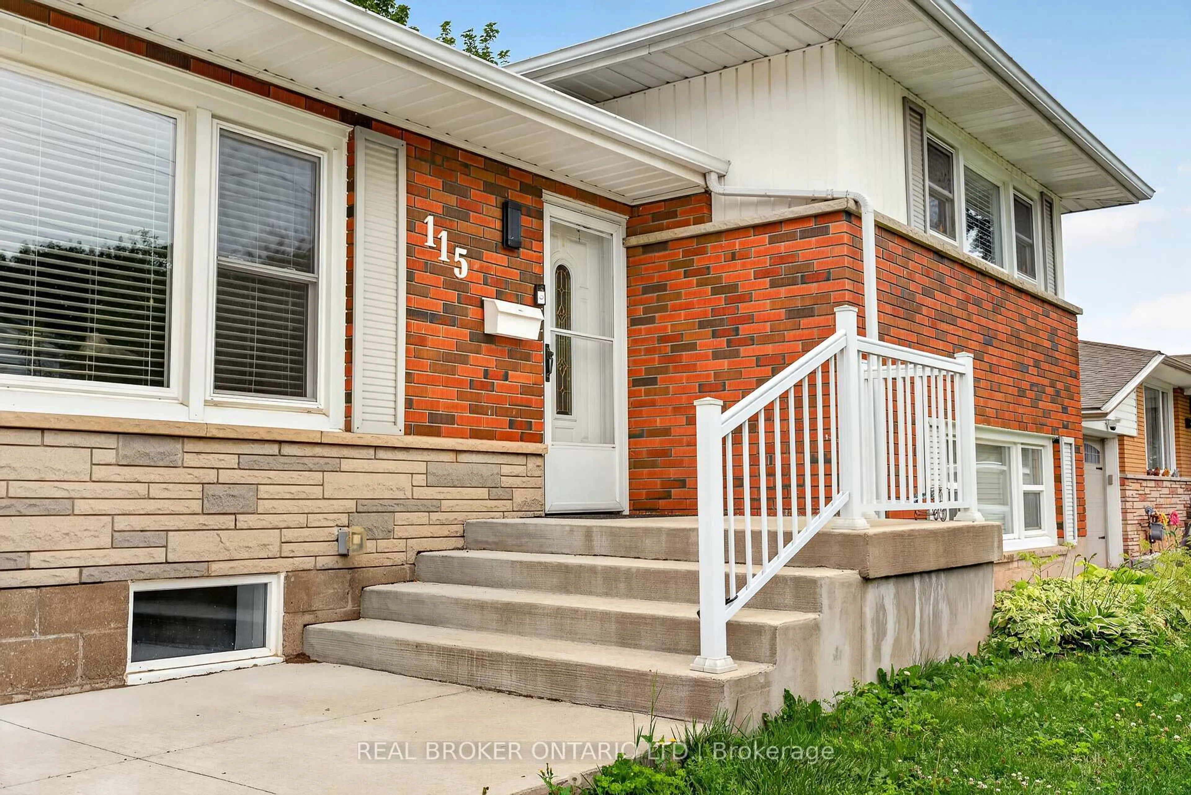 Home with brick exterior material, street for 115 Green Rd, Hamilton Ontario L8G 3W9