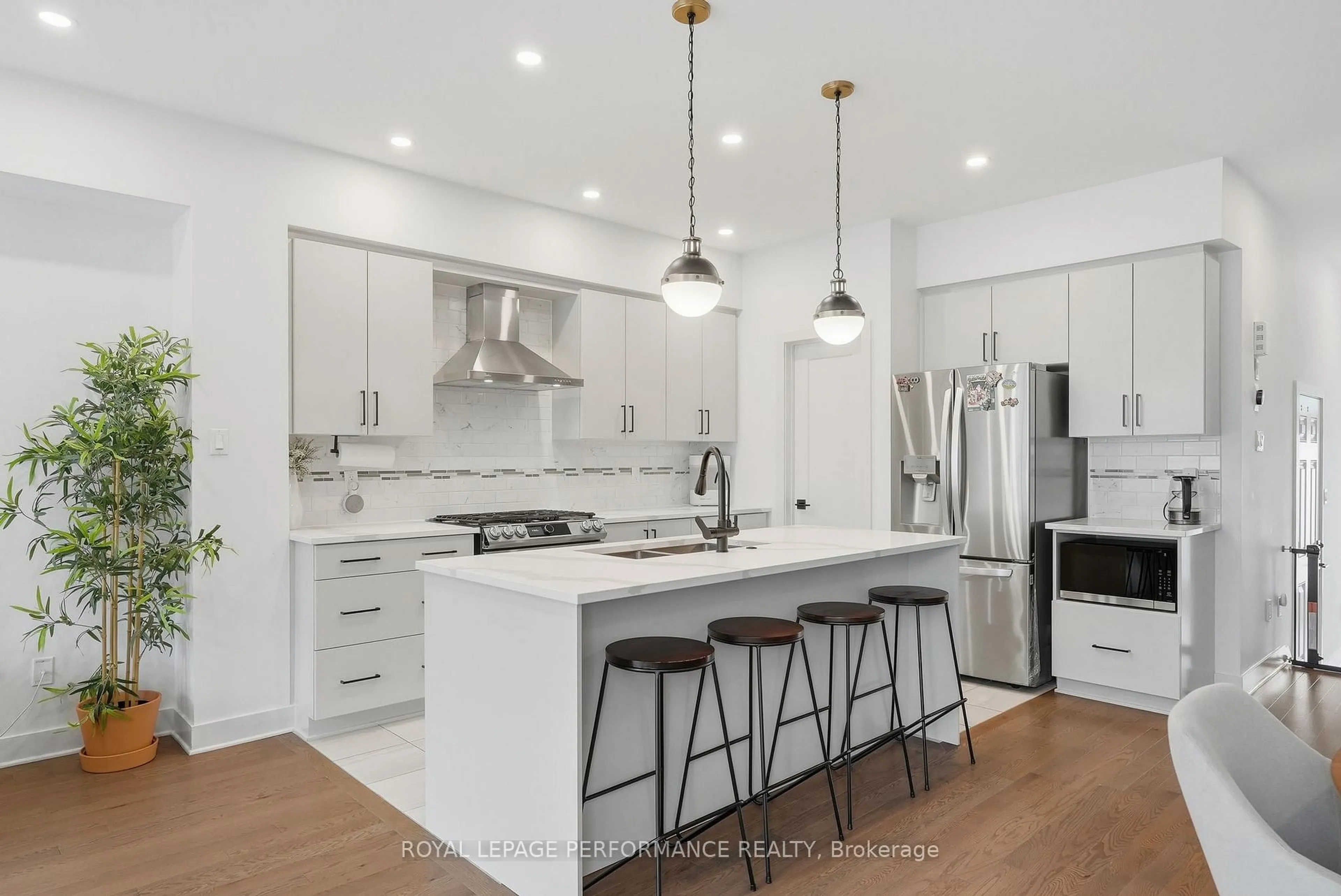 Contemporary kitchen, unknown for 602 Cordelette Circ, Ottawa Ontario K1W 0P7