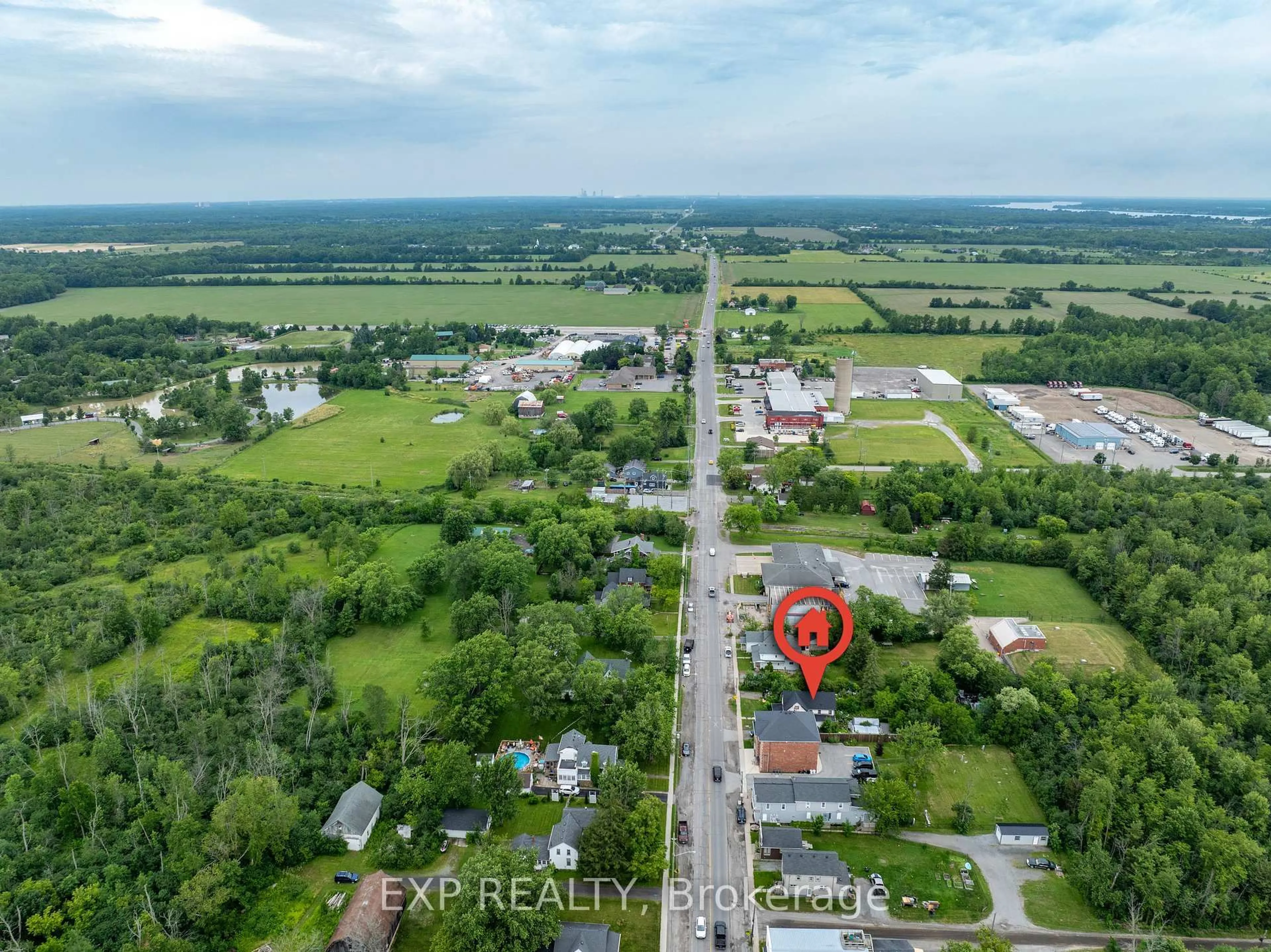 A pic from outside/outdoor area/front of a property/back of a property/a pic from drone, unknown for 2632 Stevensville Rd, Fort Erie Ontario L0S 1S0