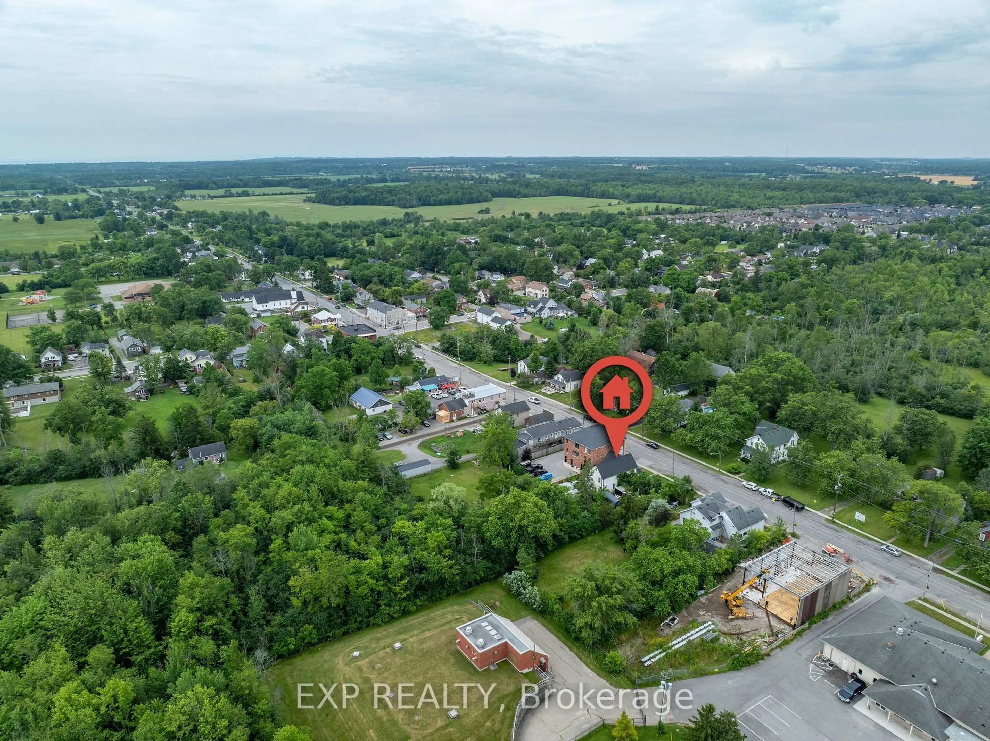 A pic from outside/outdoor area/front of a property/back of a property/a pic from drone, unknown for 2632 Stevensville Rd, Fort Erie Ontario L0S 1S0