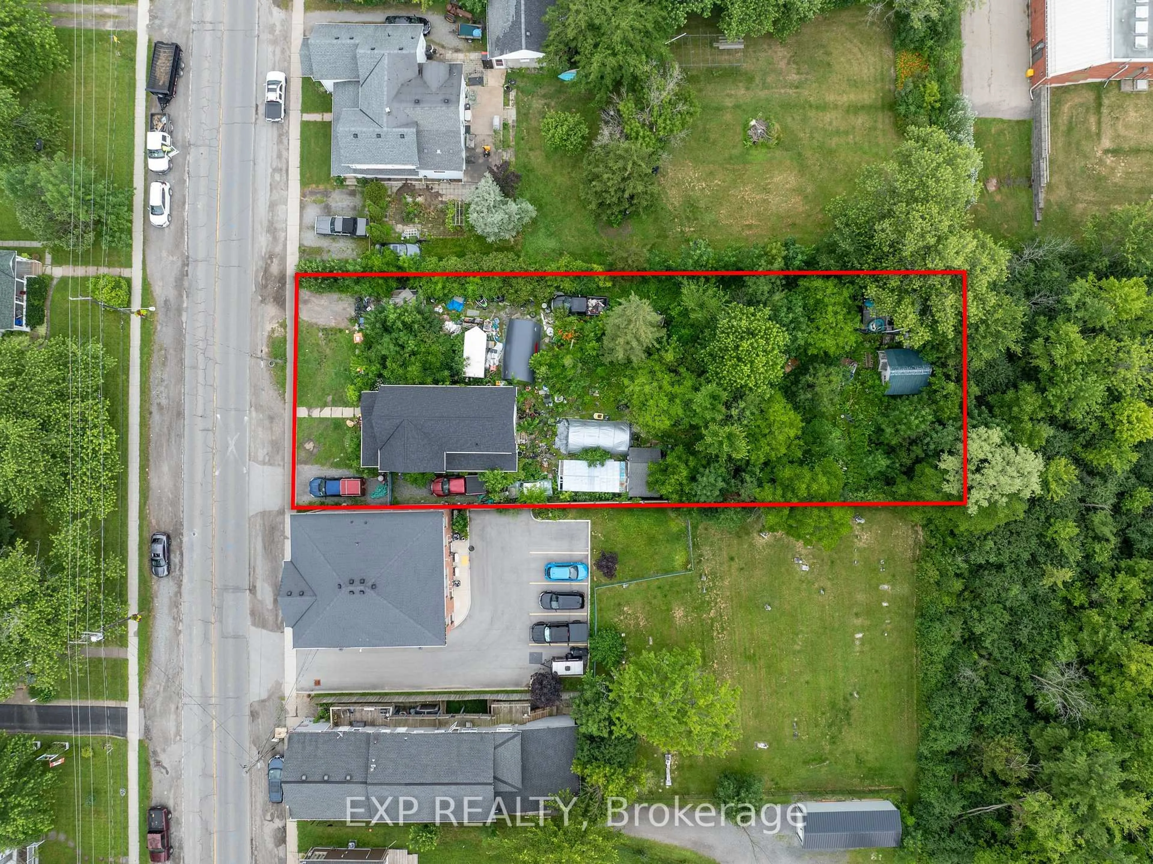 A pic from outside/outdoor area/front of a property/back of a property/a pic from drone, building for 2632 Stevensville Rd, Fort Erie Ontario L0S 1S0
