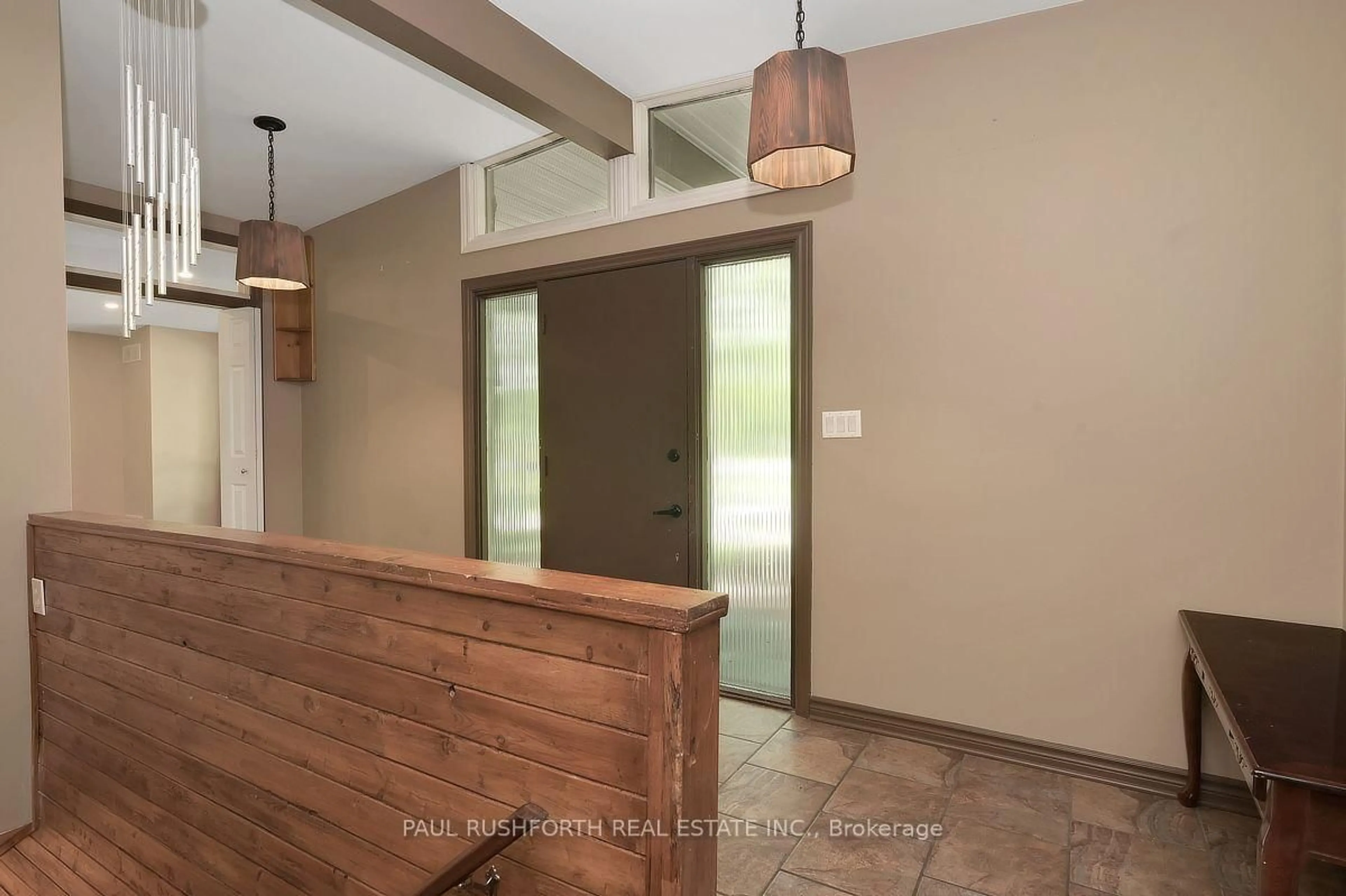 Indoor entryway for 4866 County Road 17 Rd, Alfred and Plantagenet Ontario K0B 1A0