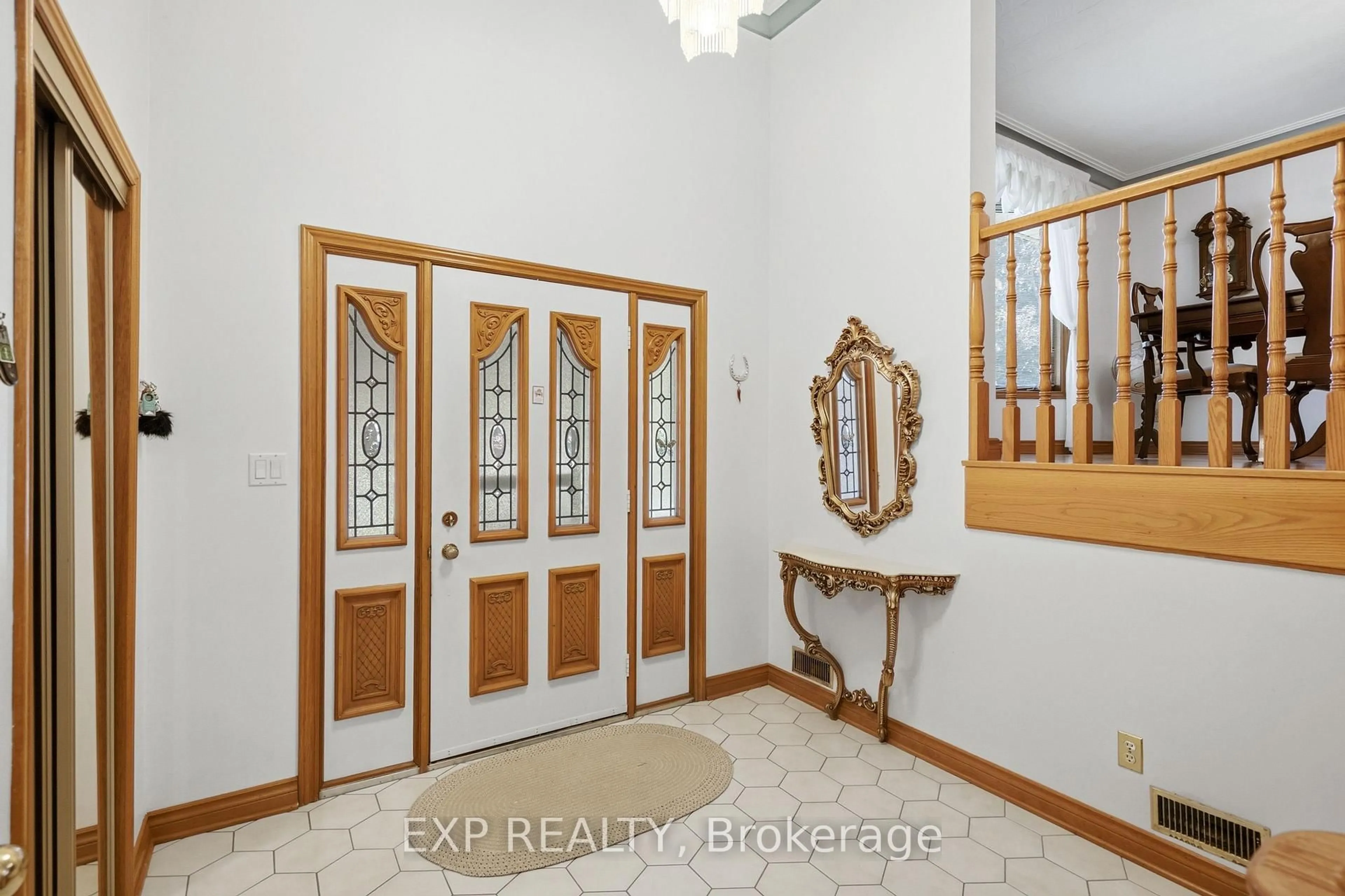 Indoor entryway for 12 Fern Gate, Pelham Ontario L0S 1E4