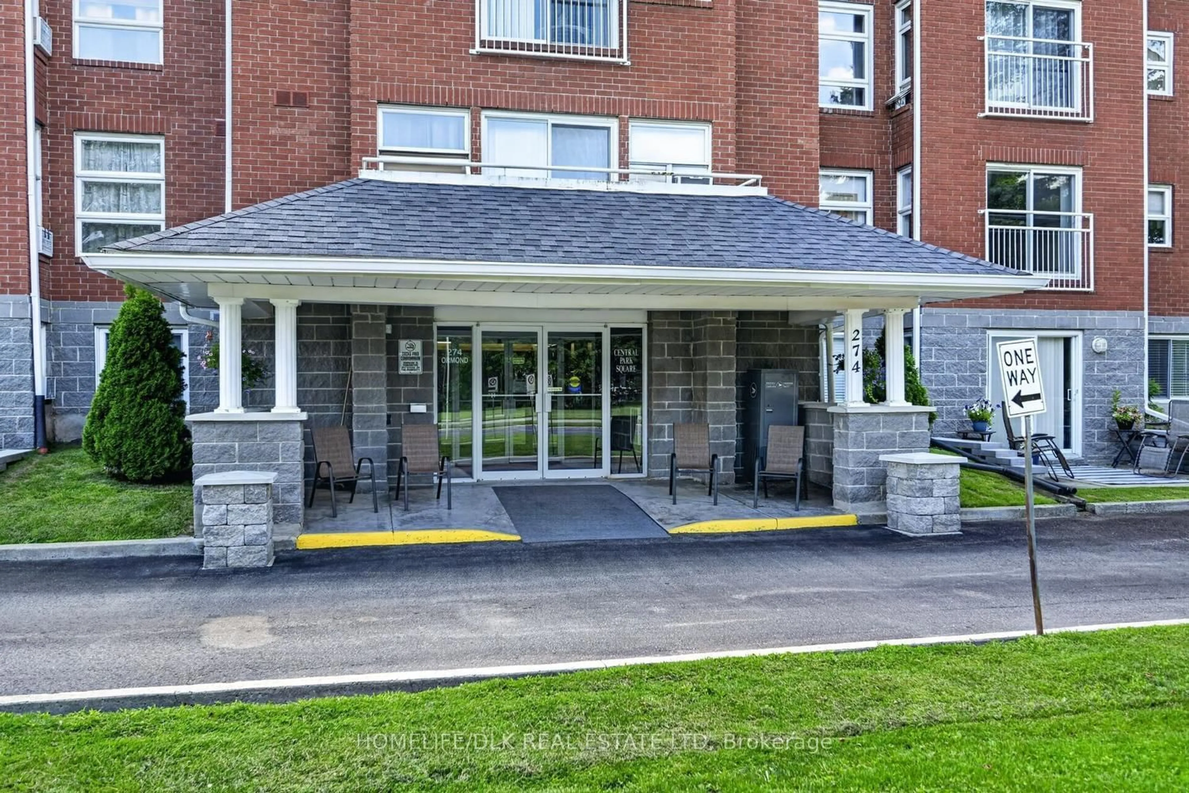 Indoor foyer for 274 Ormond St #308, Brockville Ontario K6V 6Z7