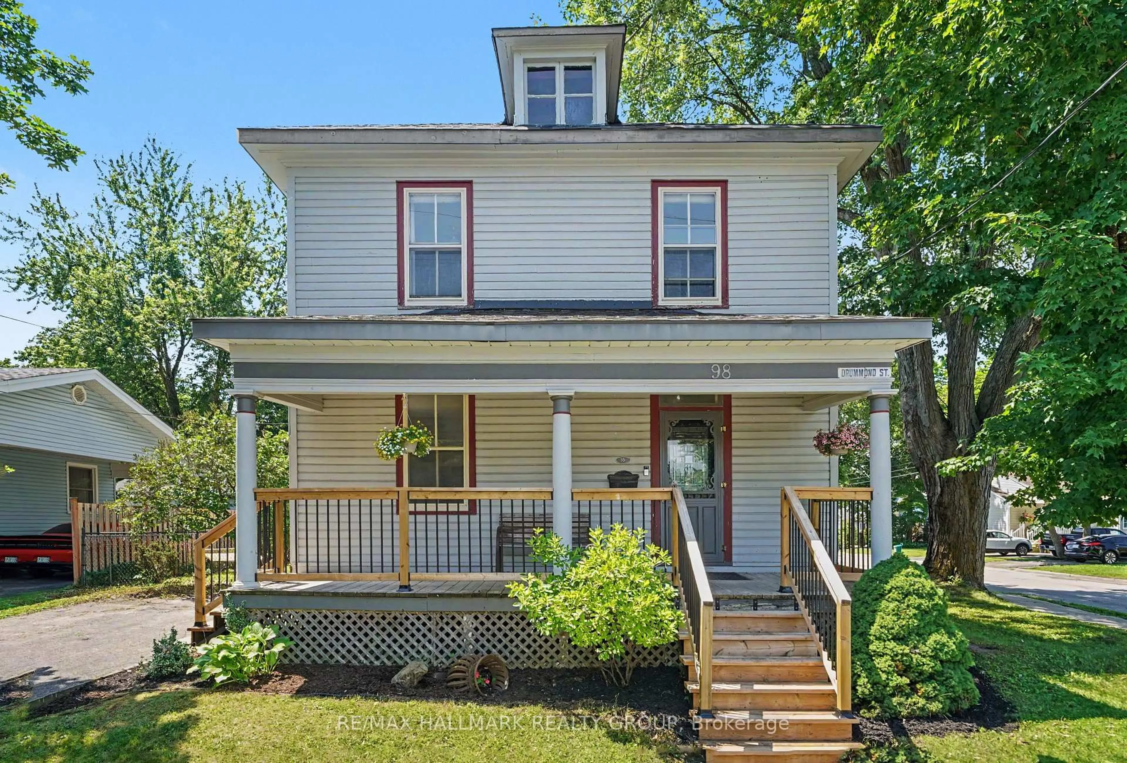 Home with vinyl exterior material, street for 98 Drummond St, Perth Ontario K7H 1H1