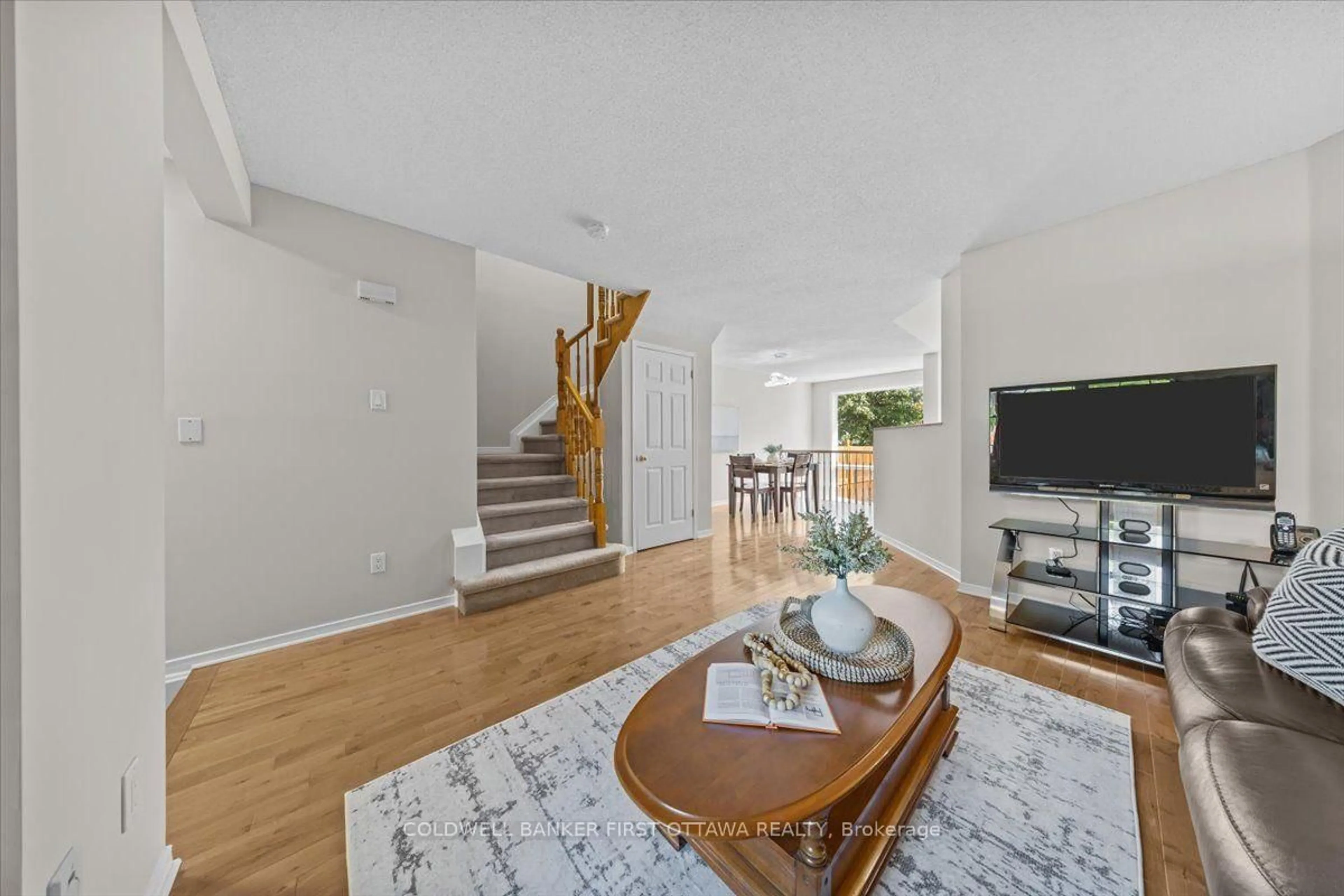 Unknown for 46 MARGRAVE Ave, Ottawa Ontario K1T 3Y2