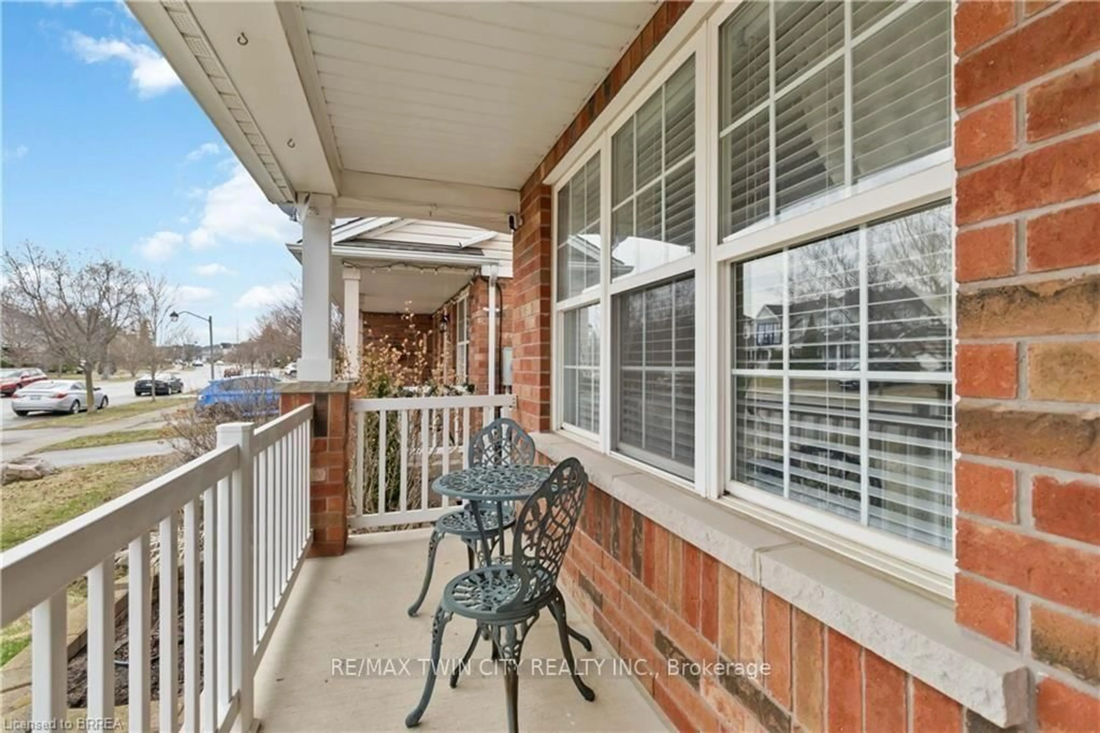 Patio, water/lake/river/ocean view for 156 Osborn Ave, Brantford Ontario N3T 6S7