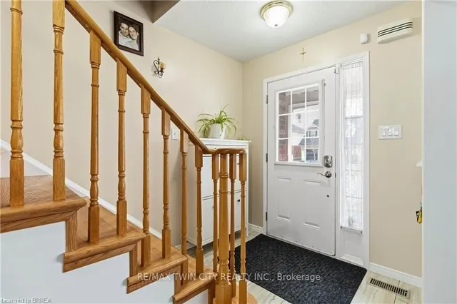 156 Osborn Ave, Brantford 5