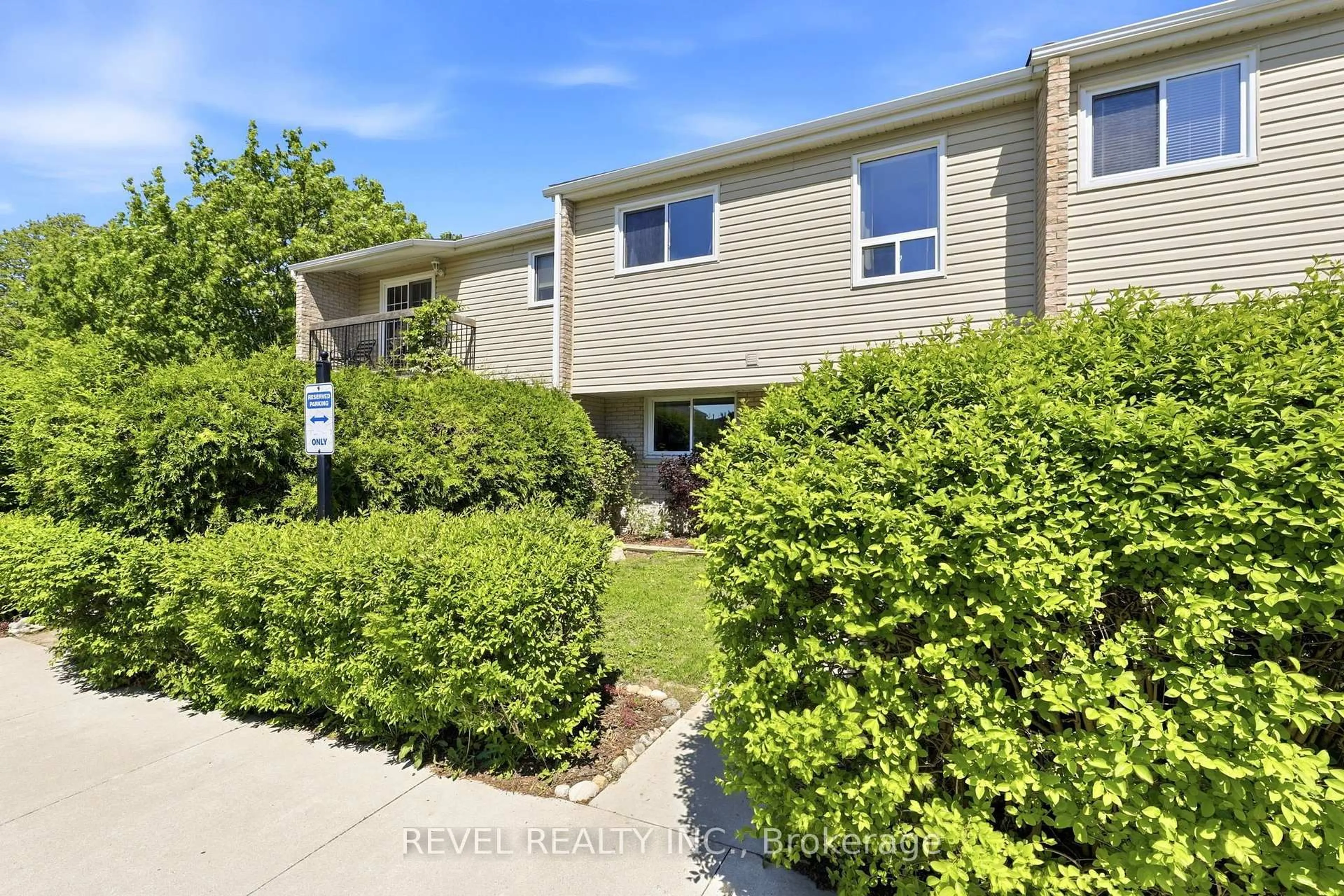 Unknown for 669 Osgoode Dr #2, London South Ontario N6E 2C7