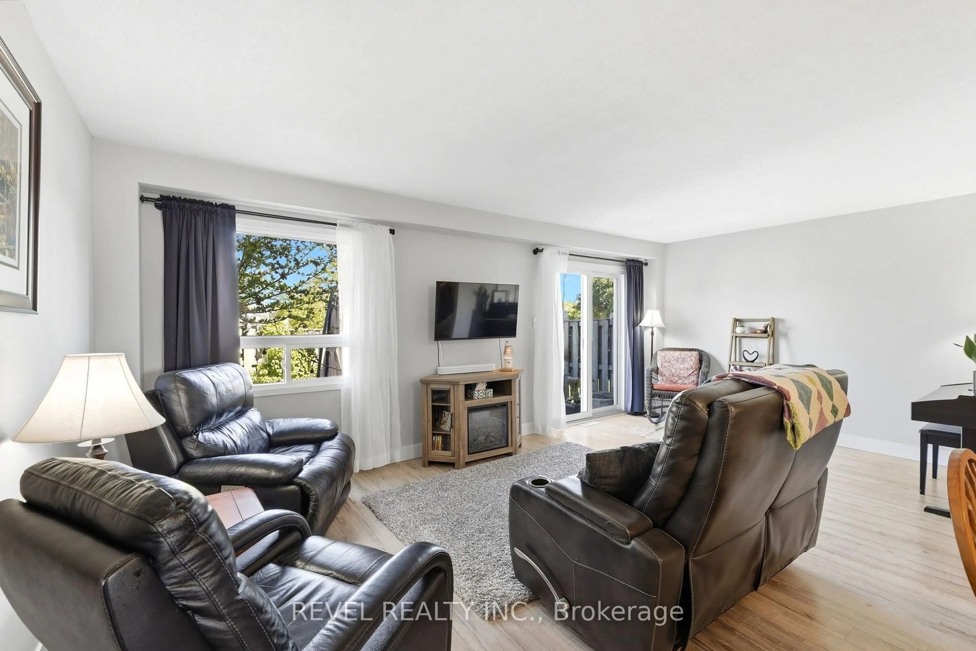 Living room with furniture, unknown for 669 Osgoode Dr #2, London South Ontario N6E 2C7