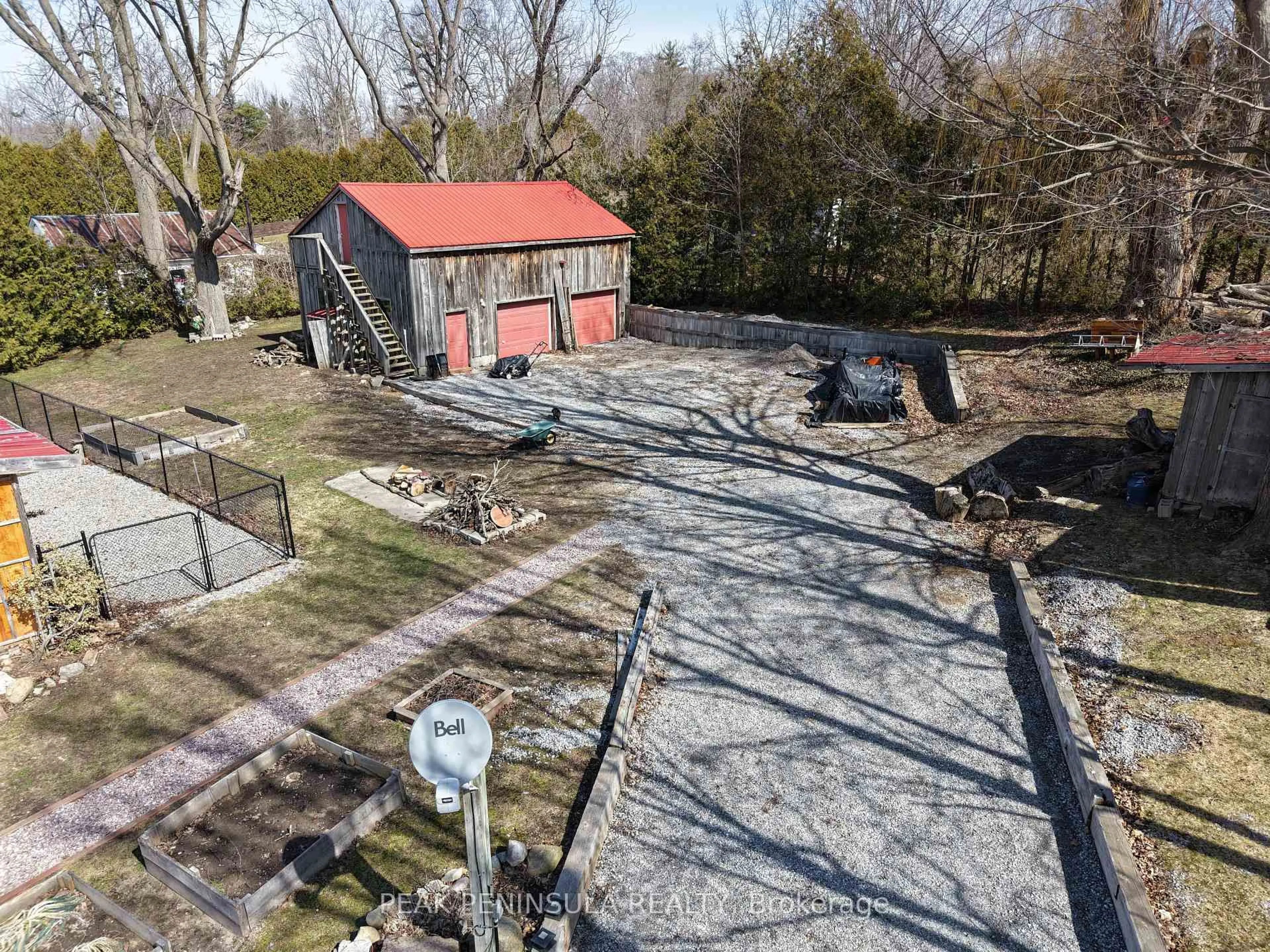 A pic from outside/outdoor area/front of a property/back of a property/a pic from drone, building for 2 Milne St, Norfolk Ontario N0E 1X0